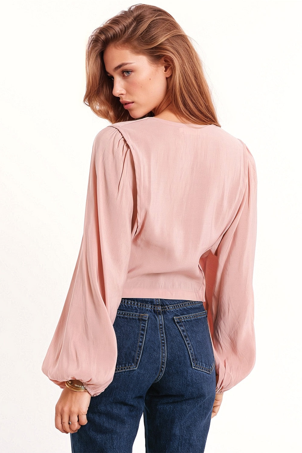 Camisa corta con cuello en V y mangas súper voluminosas en rosa