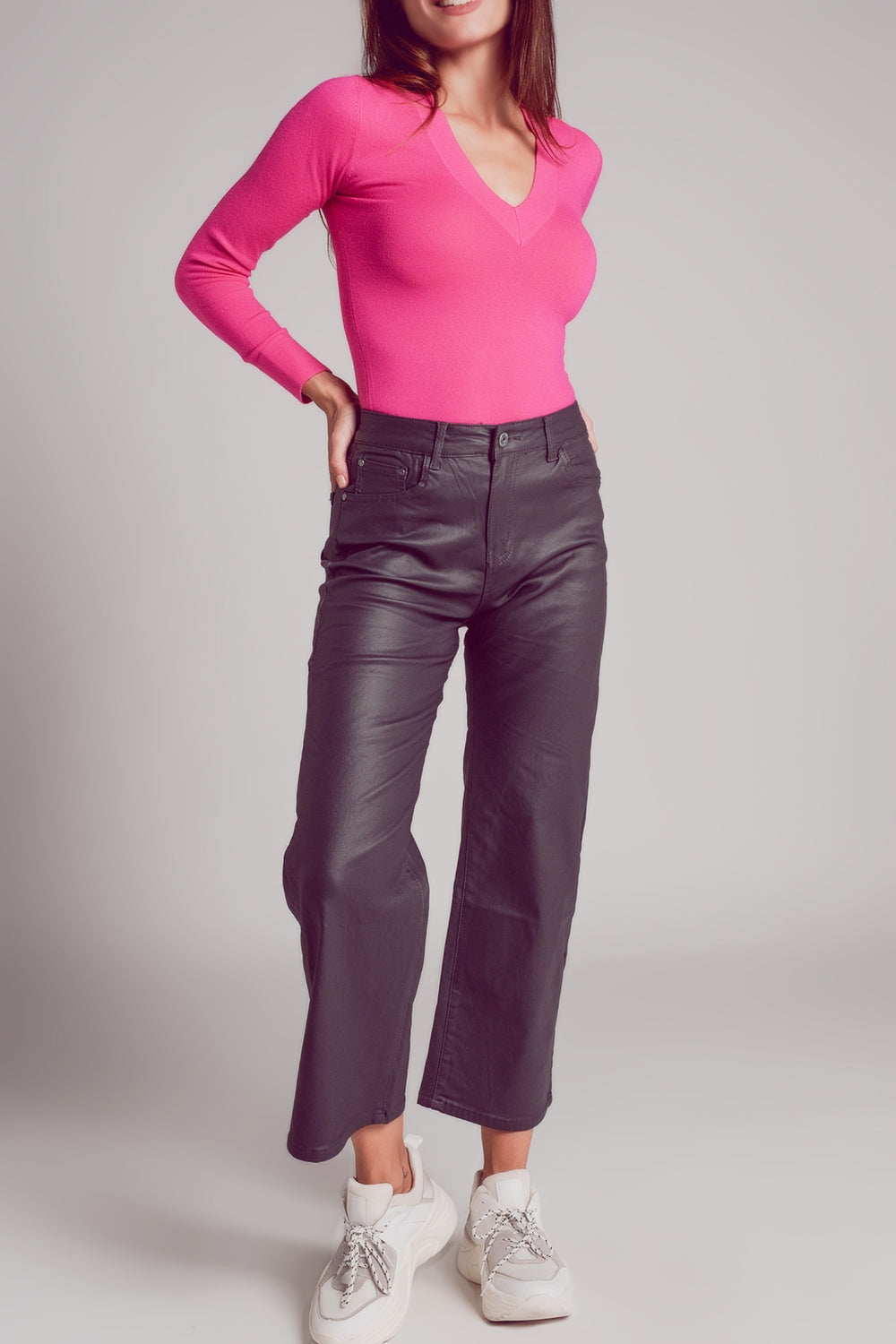 V neck fine knit jumper in fuchsia