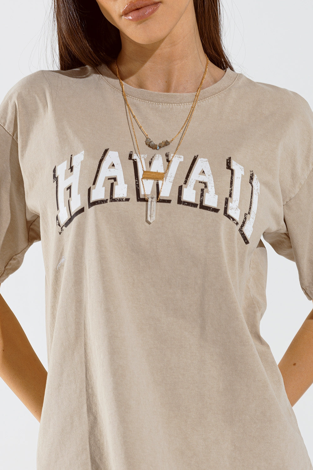 Camiseta hawaiana con efecto lavado en beis