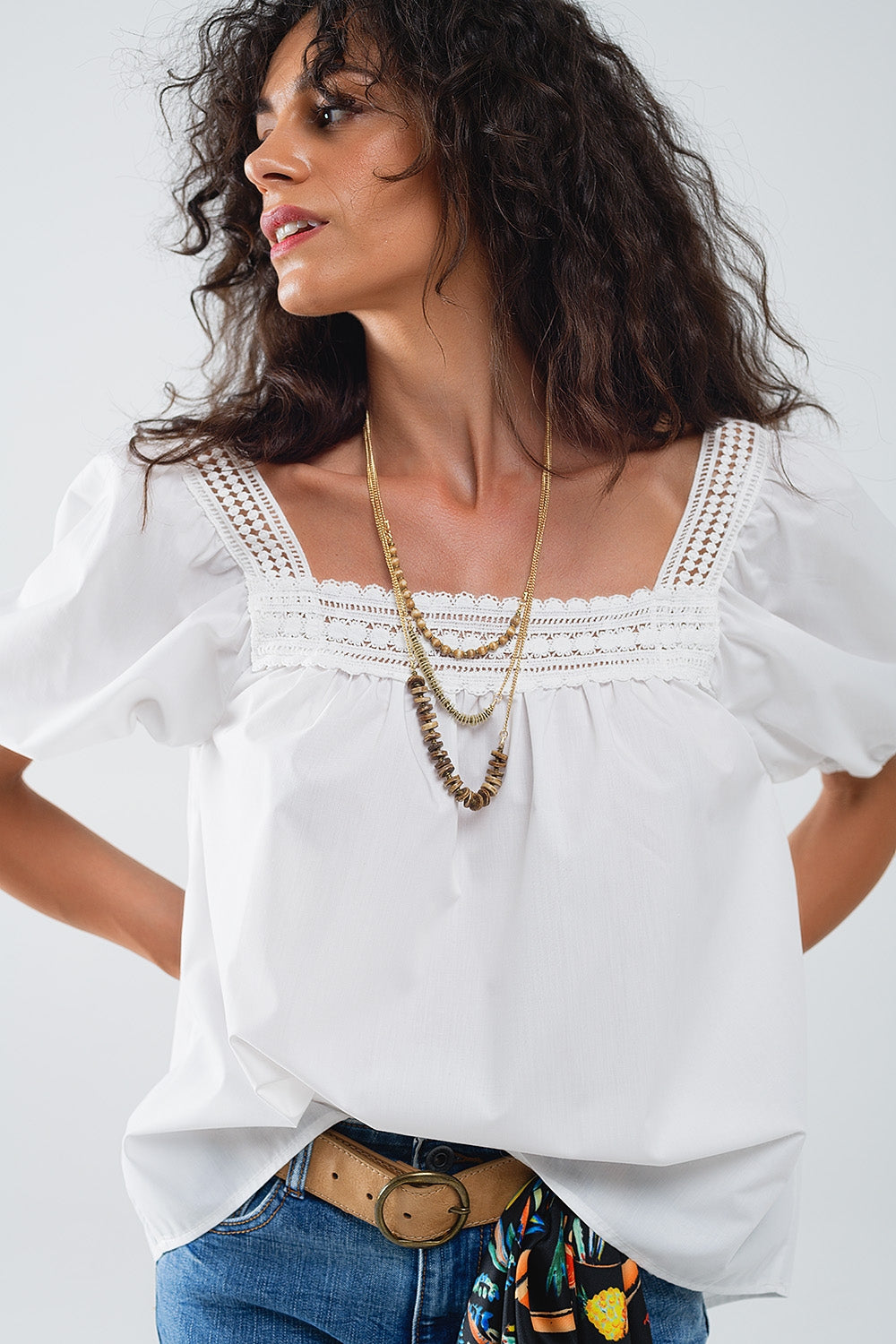 Q2 White Top With Square Neckline And Short Sleeves