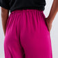 Pantalón fucsia de pernera ancha con cinturón