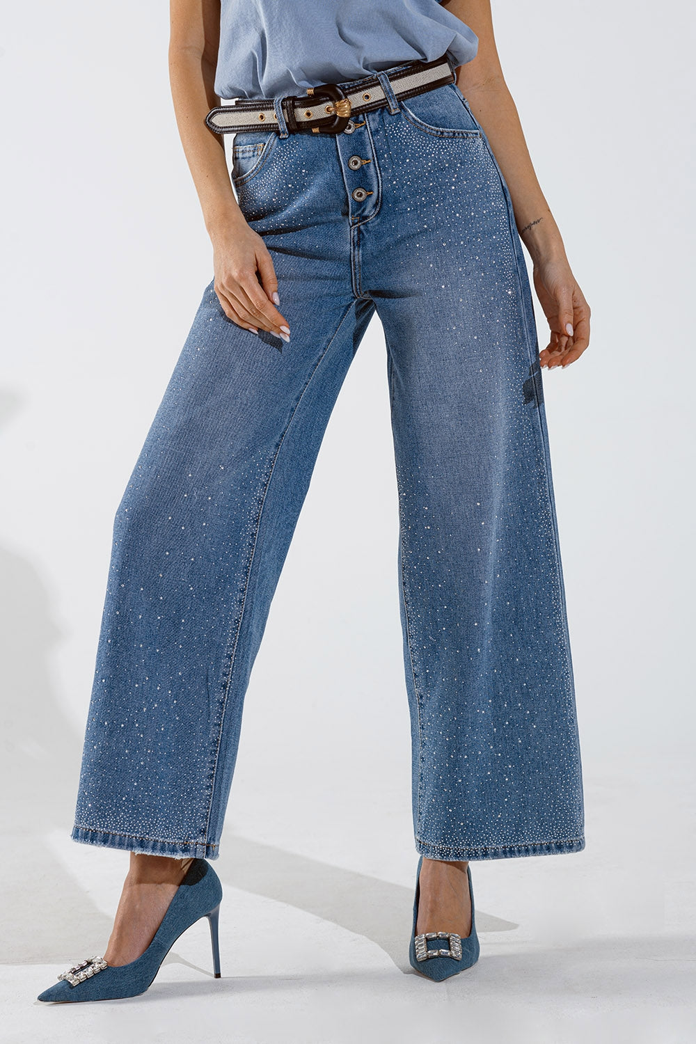 Wide Leg Jeans With Exposed Buttons And Stras Details in Mid Wash