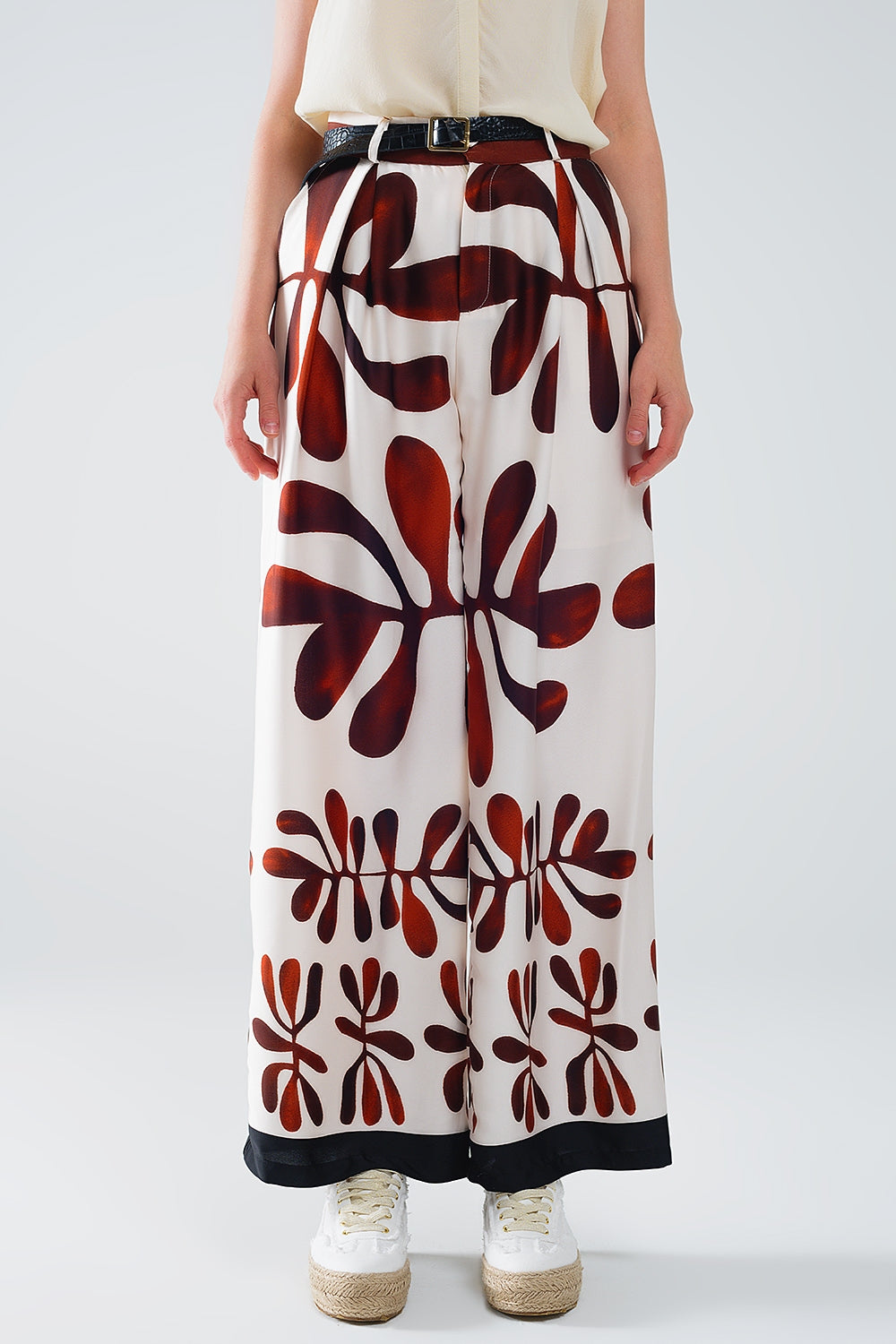 Q2 Wide Leg Pants with Abstract Print in White and Brown