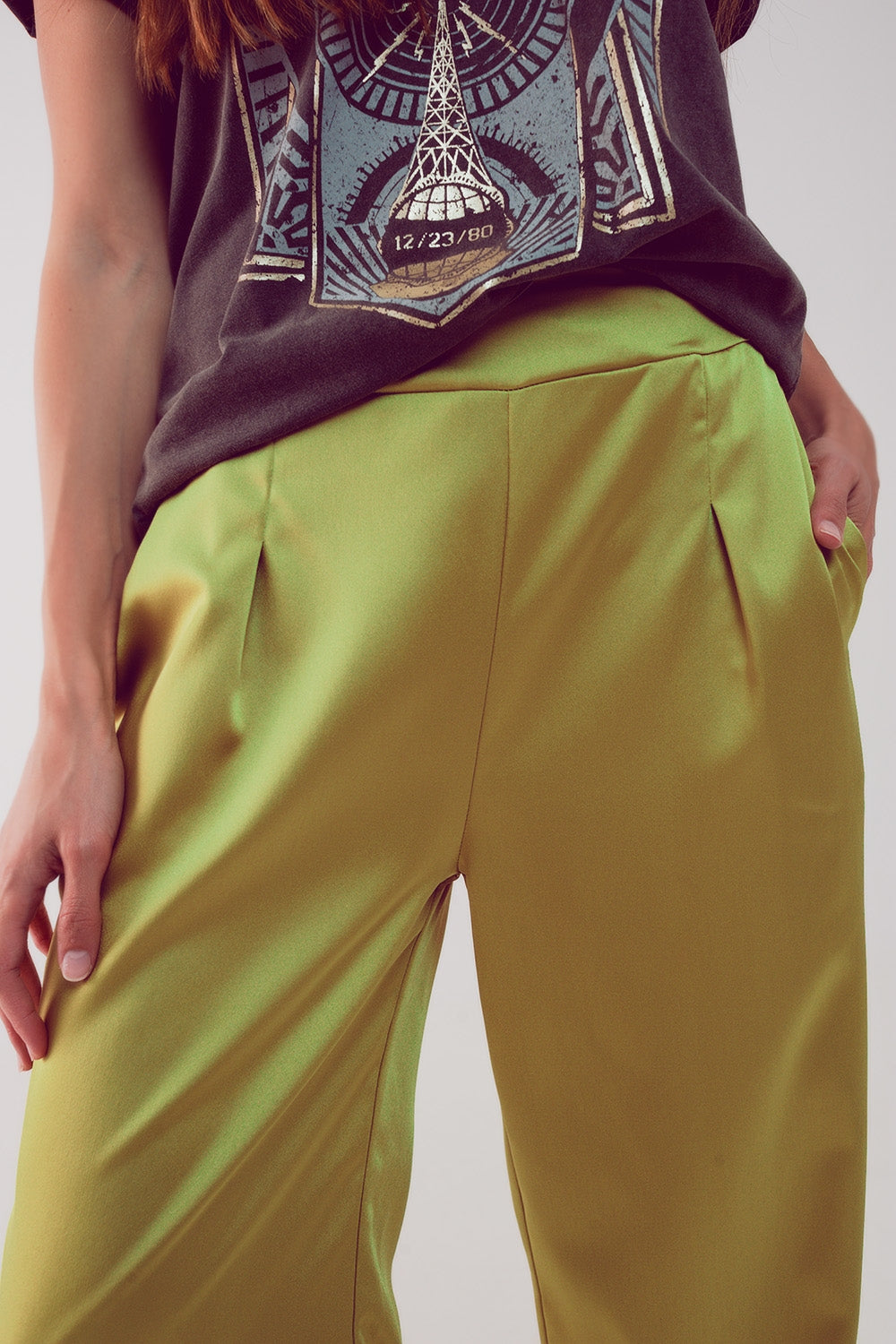 pantalones anchos de raso en acid lime