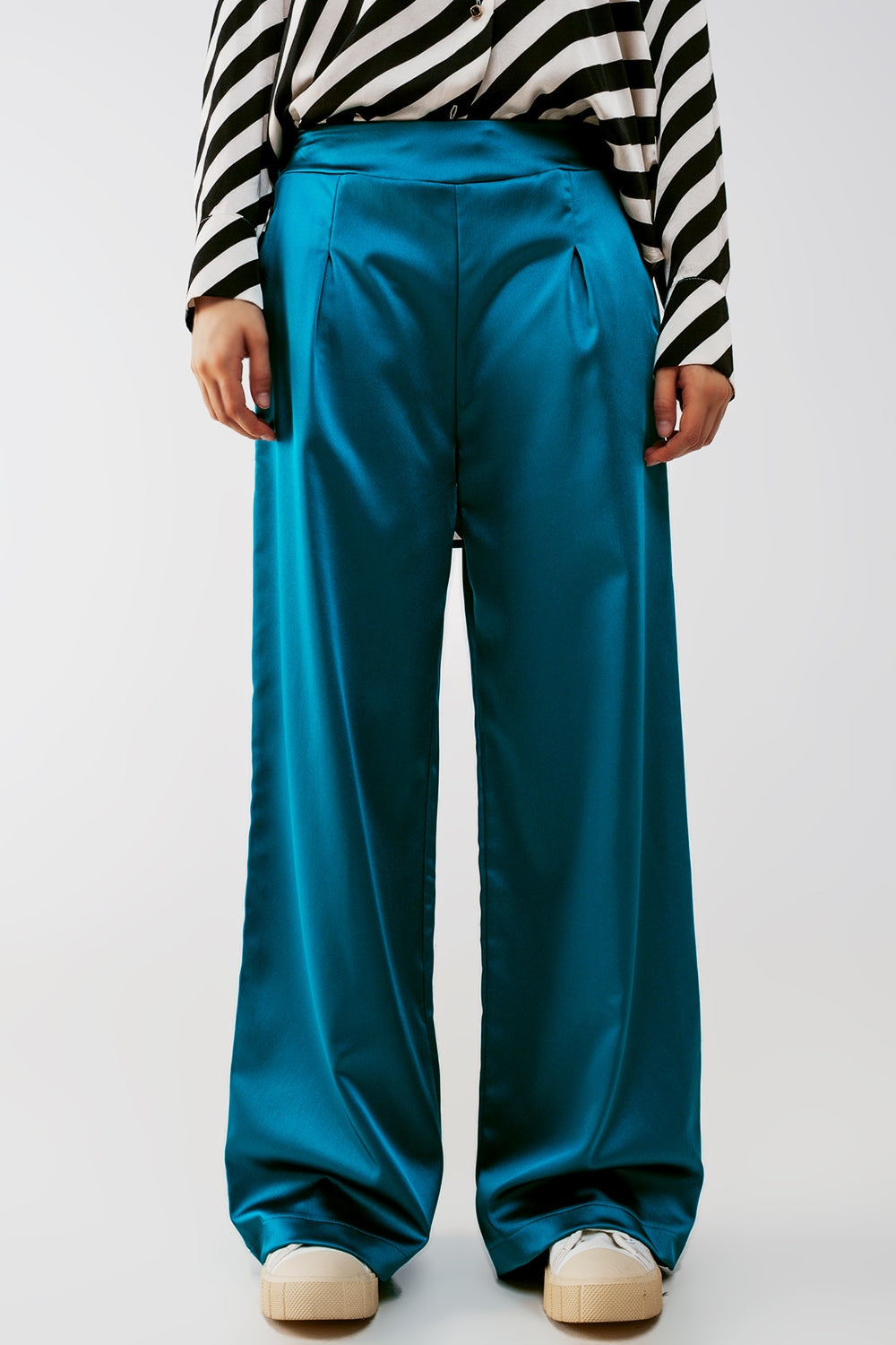 Q2 wide leg satin pants in blue