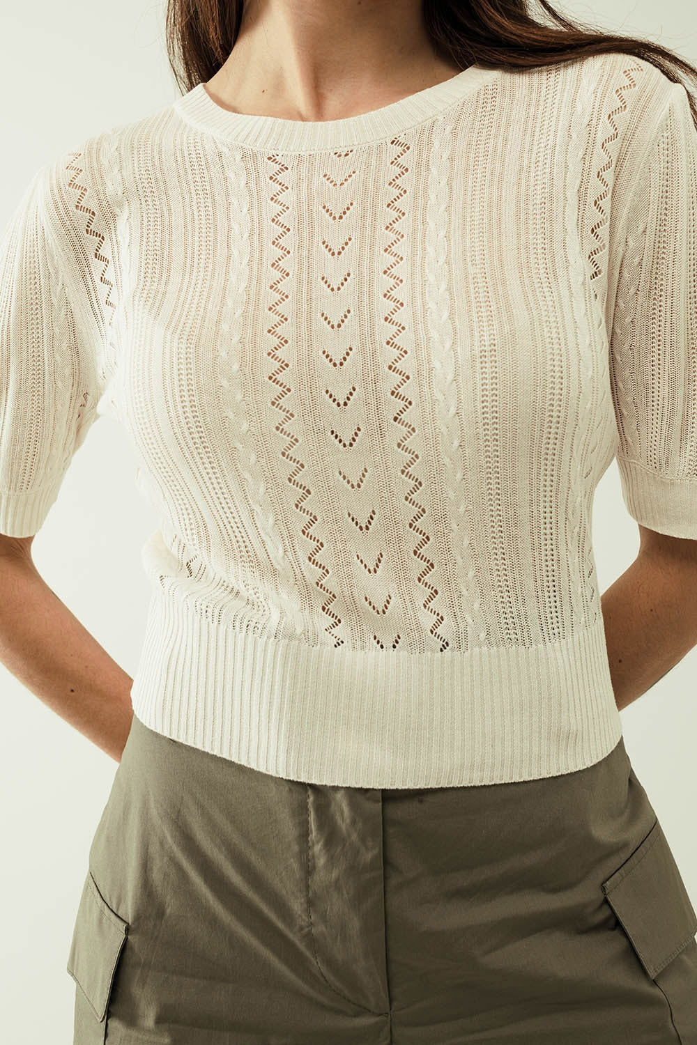 3/4 sleeves white knit sweater with zig zag stripes details