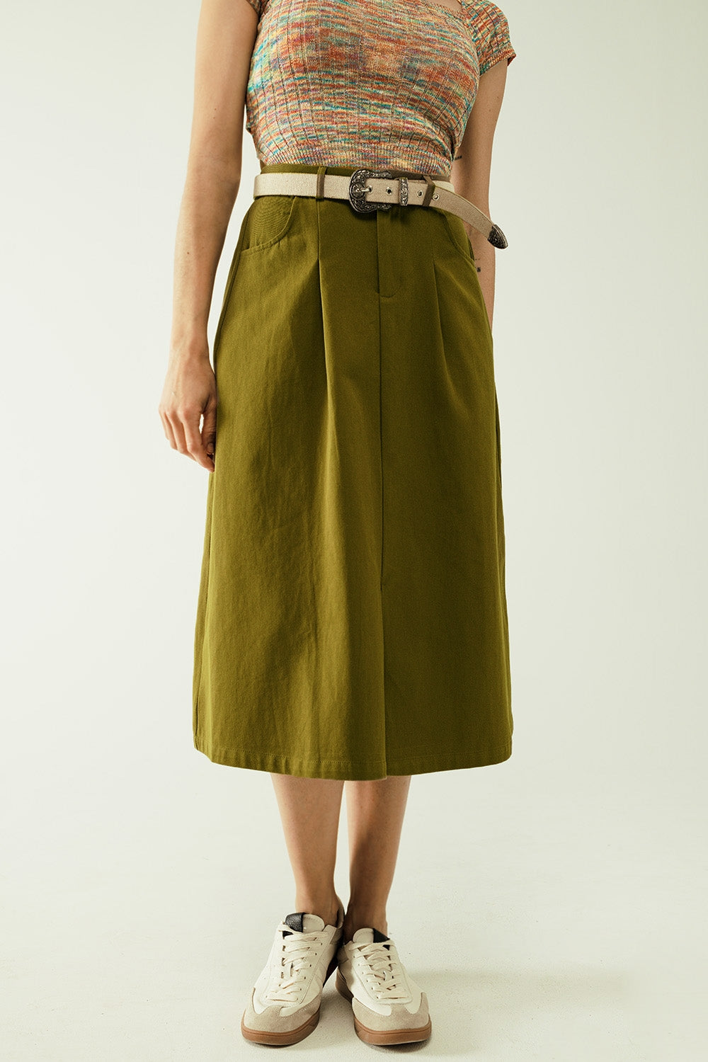 Q2 A line Midi Khaki Skirt With Pockets in Khaki