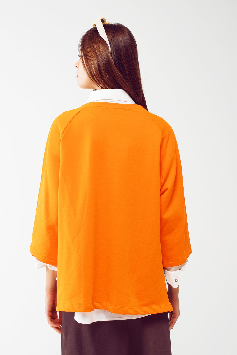 Assymetric sweatshirt with Vintage 18 Text in orange - Szua Store
