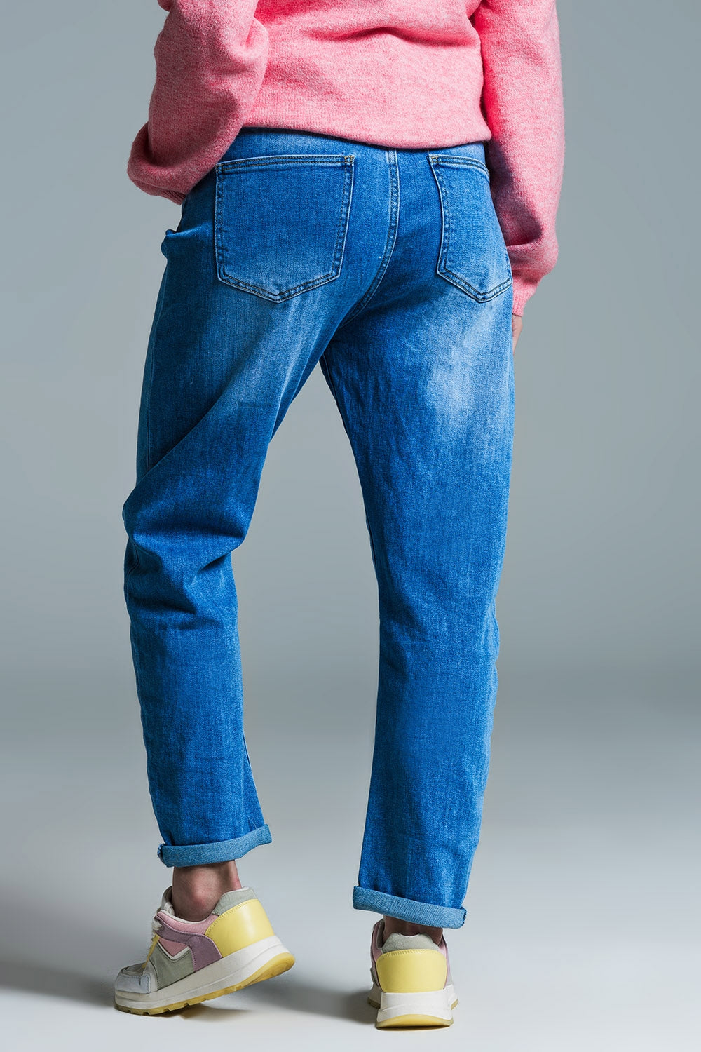 Basic Mom Fit Jeans In Mid Wash With Knee Darts