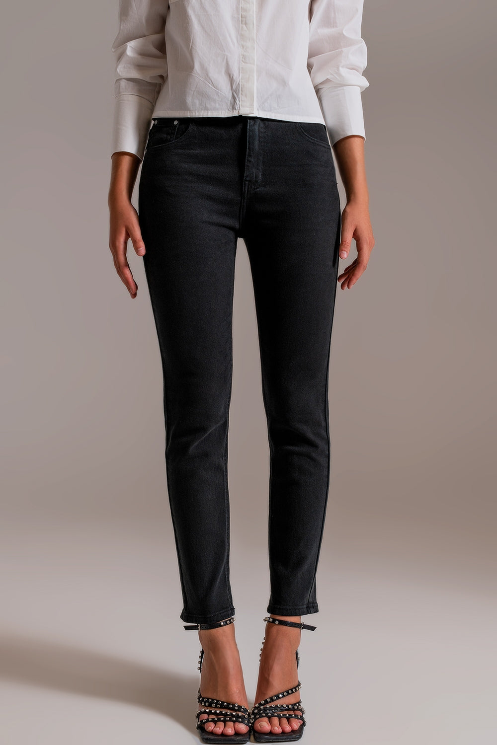 Q2 Basic Skinny Jeans in Black