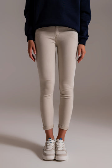 Q2 Beige ankle jeans with soft wrinkles
