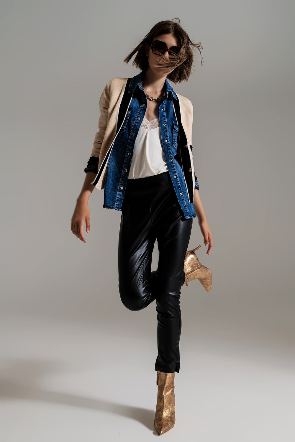 Beige cardigan with pockets and channel style - Szua Store
