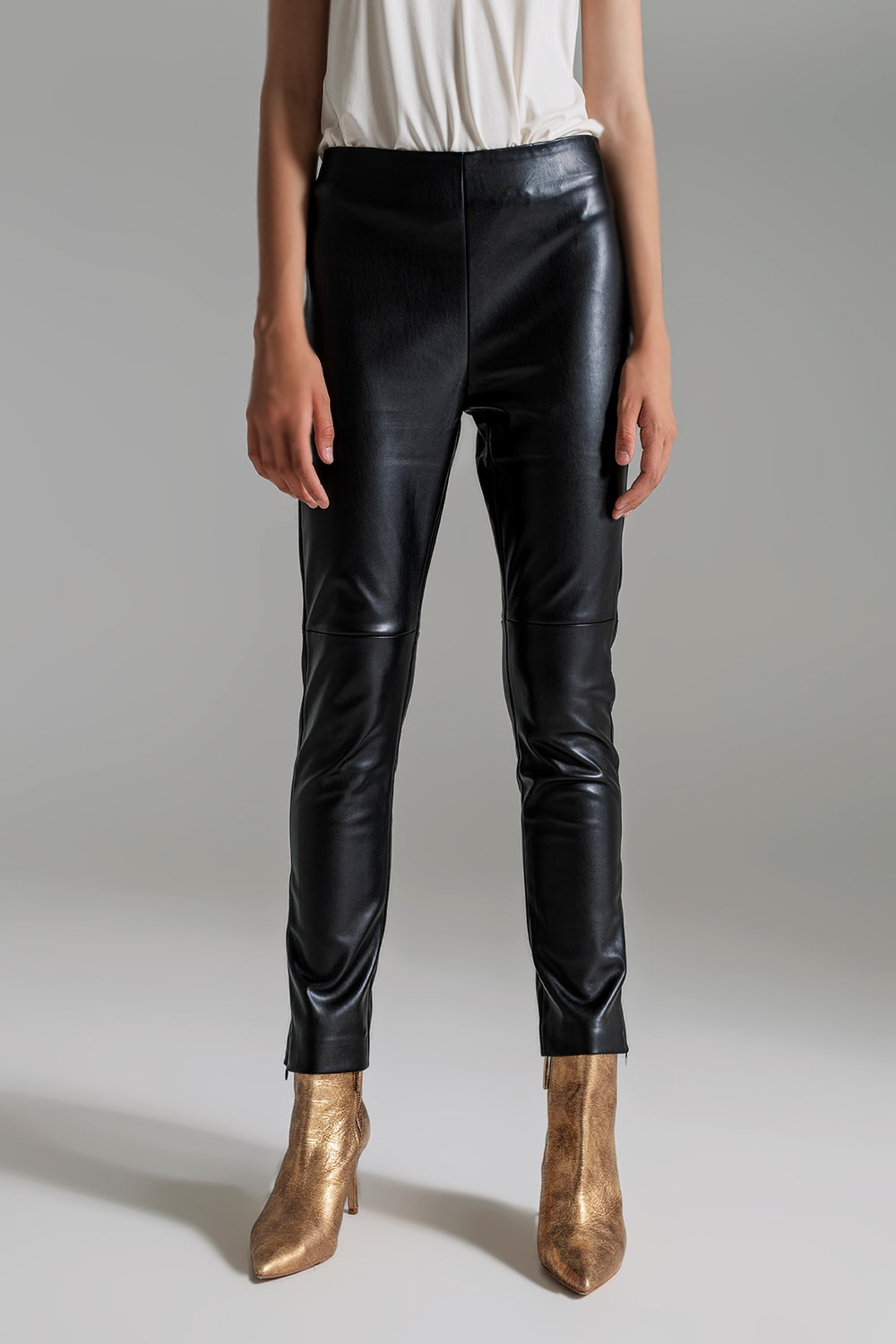 Q2 black faux leather effect skinny pants