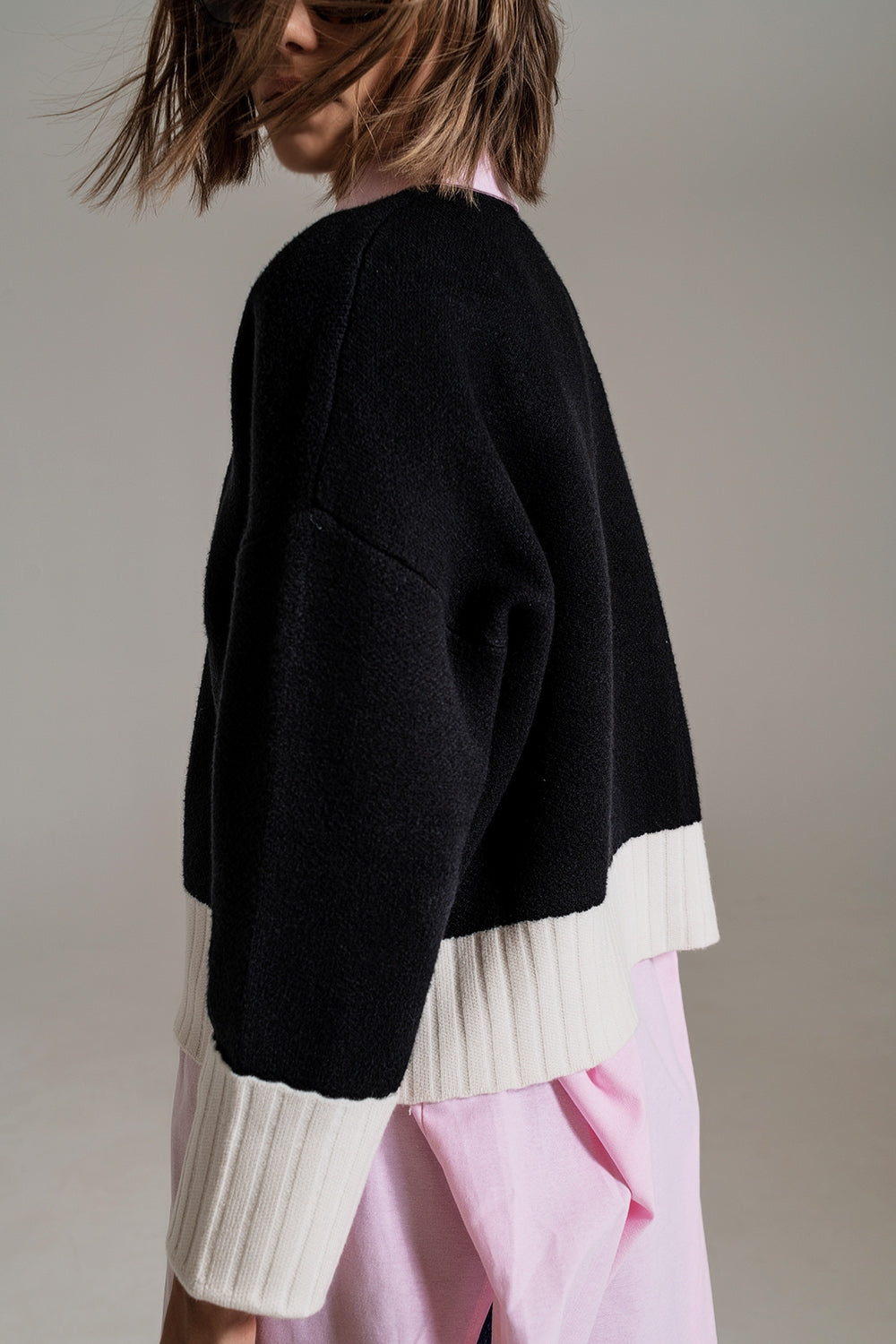 Black jumper with white ribbed cuffs and hem - Szua Store