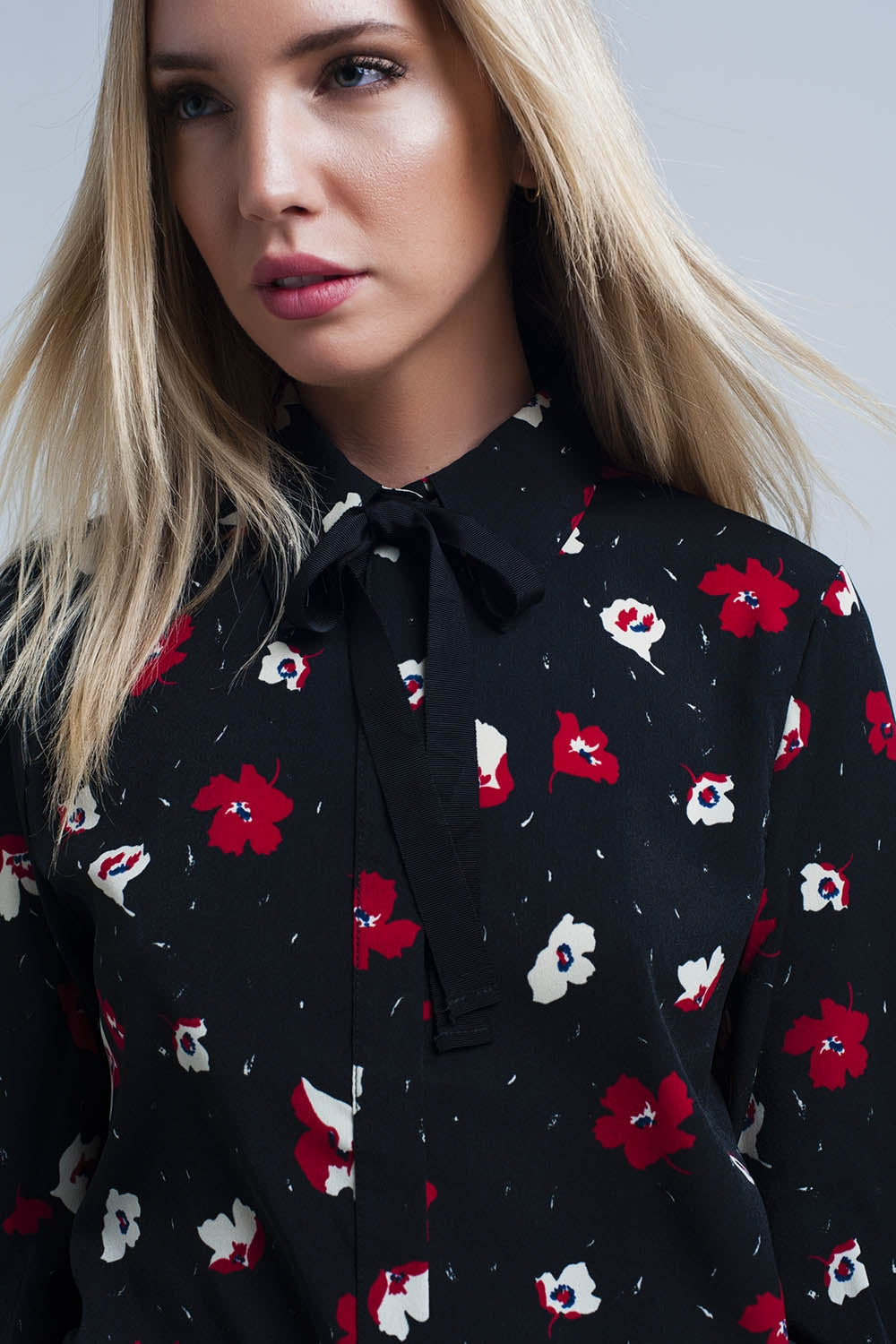 Black shirt with red and white flowers Szua Store