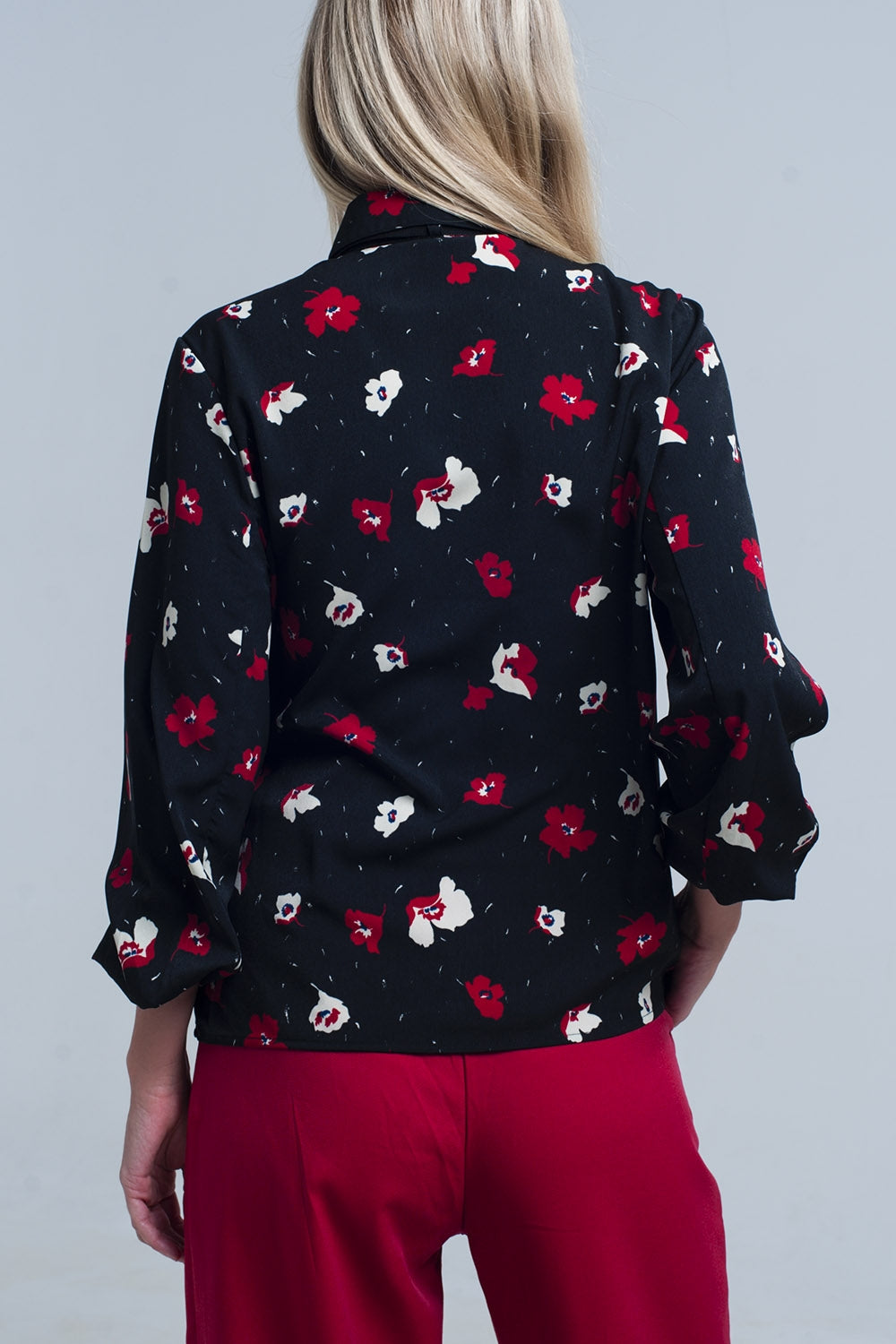 Black shirt with red and white flowers Szua Store