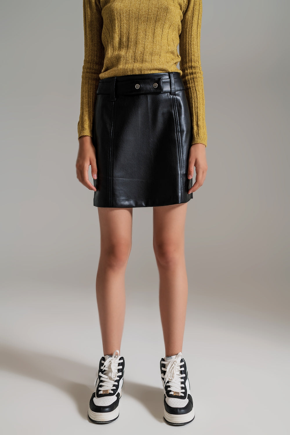 Q2 Black Straight faux leather mini skirt with belt
