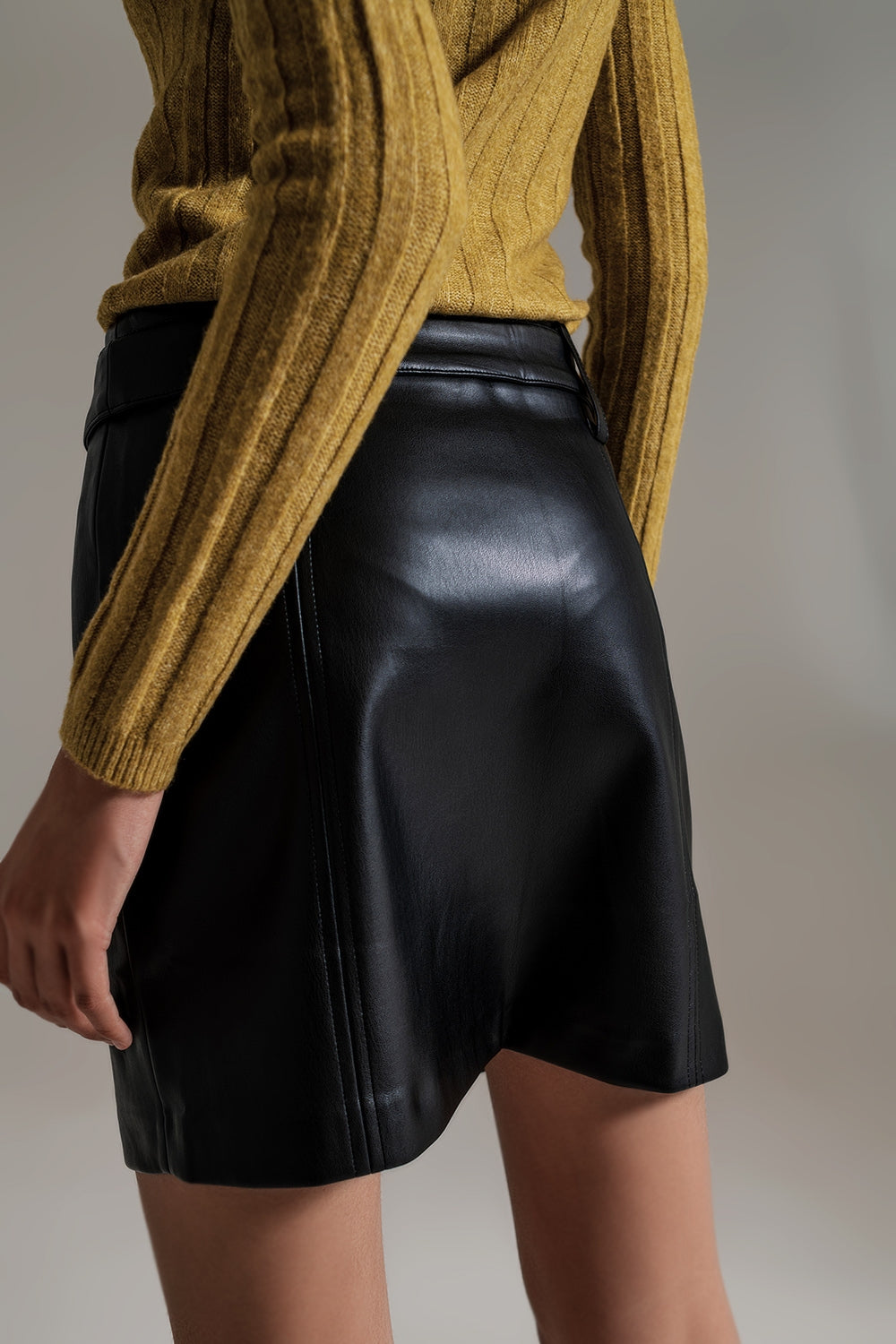 Black Straight faux leather mini skirt with belt - Szua Store