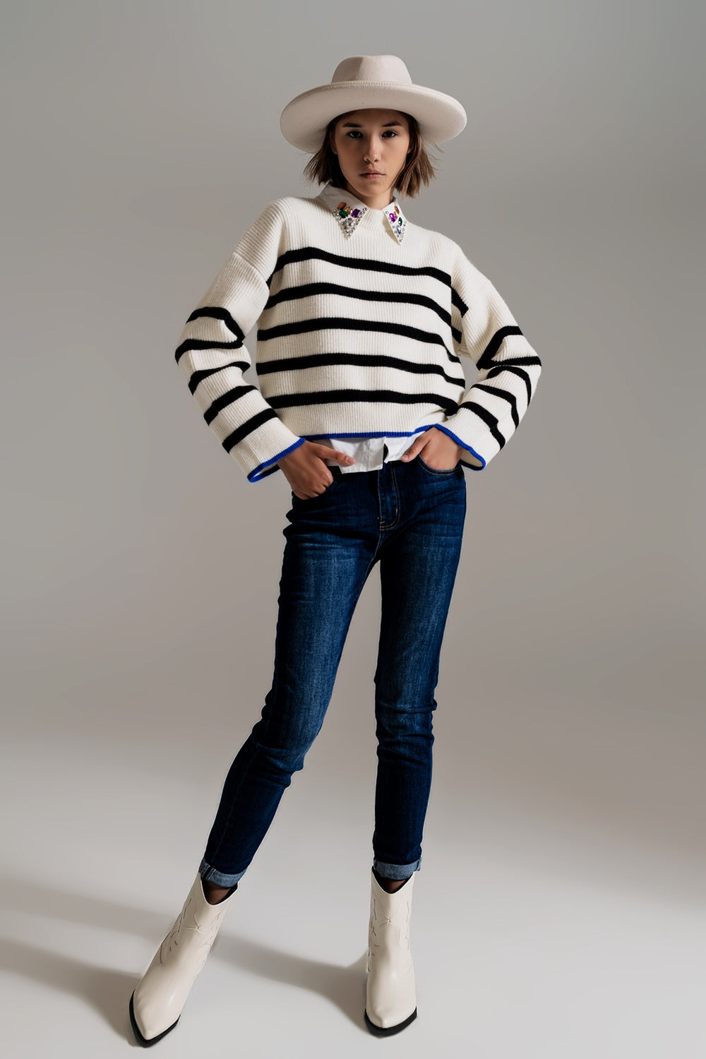 Black striped jumper with blue stripe detail on the bottom - Szua Store