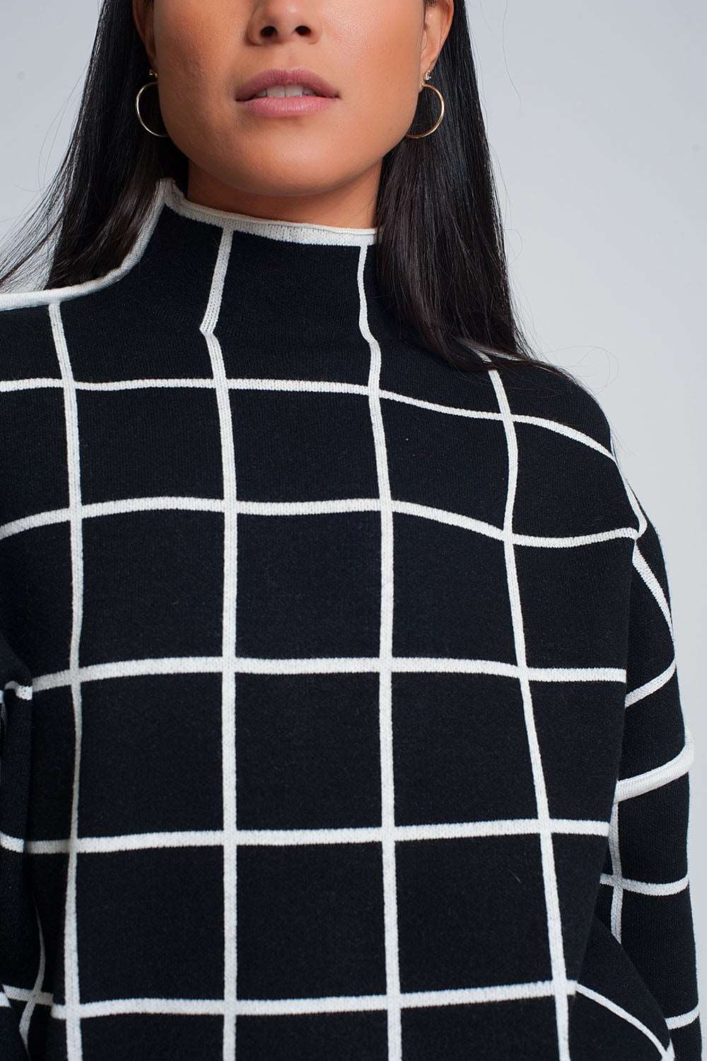 Black sweater with chequered print in 3/4 sleeve and high neck Szua Store