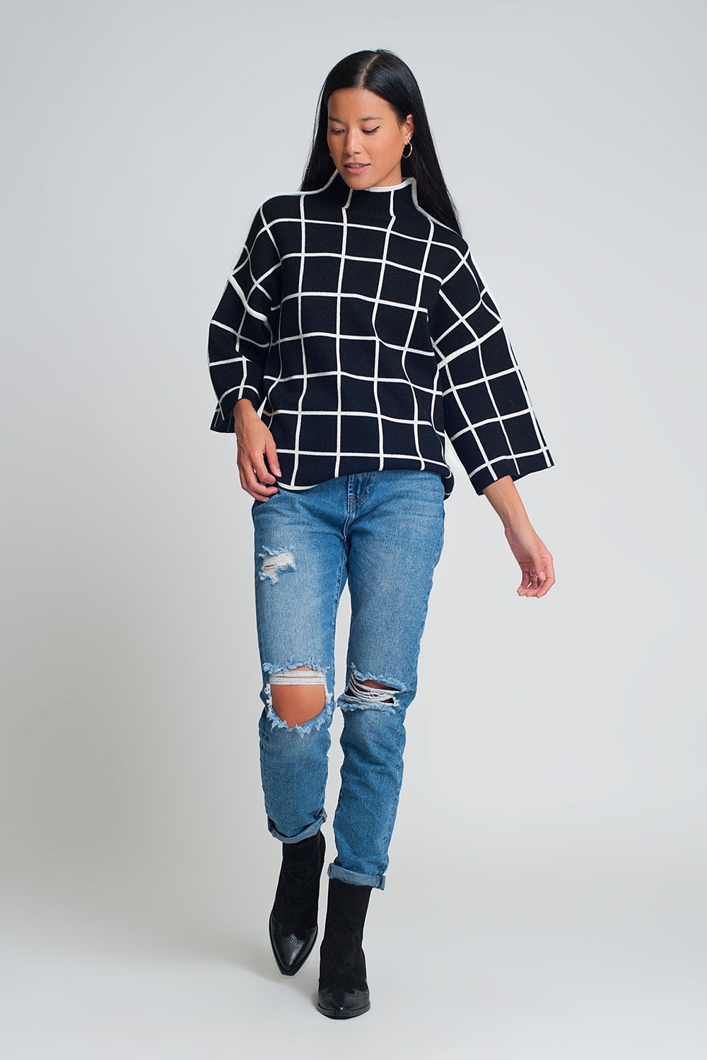 Black sweater with chequered print in 3/4 sleeve and high neck Szua Store