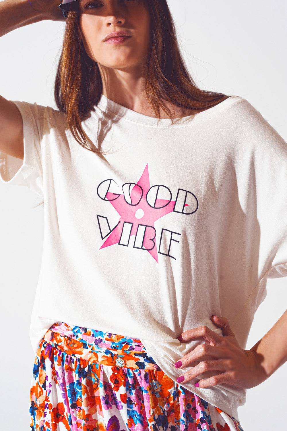 Boat Neack T-shirt With Good Vibe Text in White and Pink - Szua Store