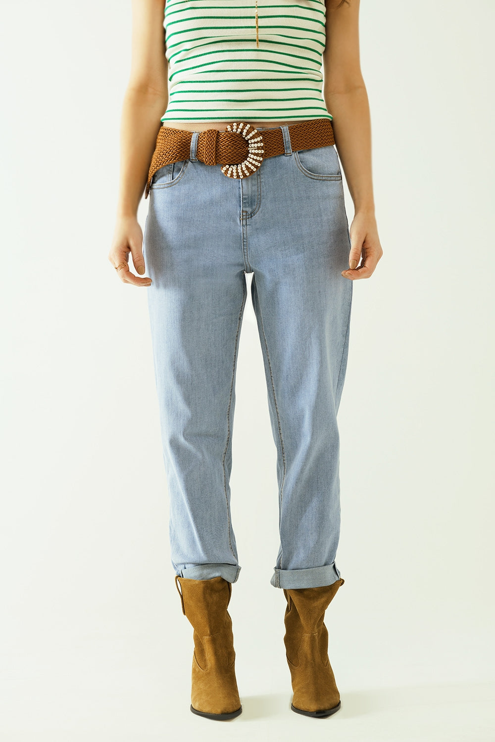 Q2 Boyfriend light blue jeans with stitching details on the edges