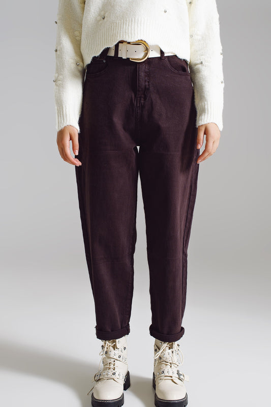 Q2 Brown relaxed pants with pocket detail at the waist