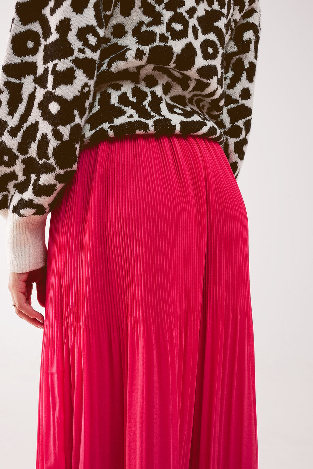 Chiffon pleated midi skirt in fuchsia Szua Store