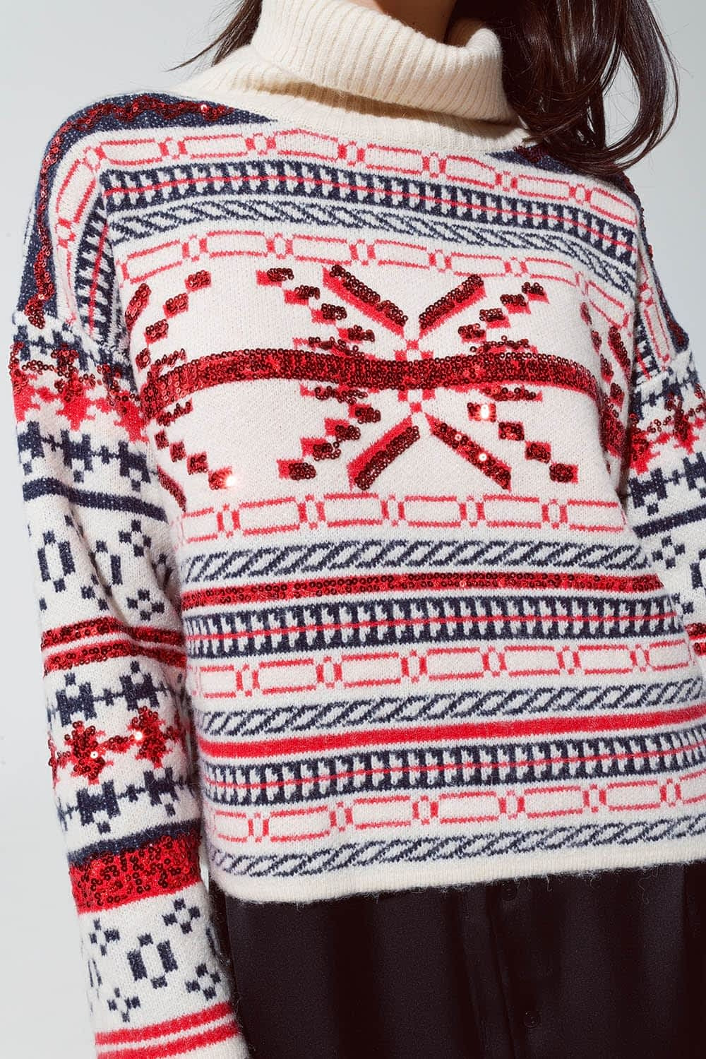 Jersey Navideño con Cuello Alto y Detalles de Lentejuelas Bordadas en Color Crema 