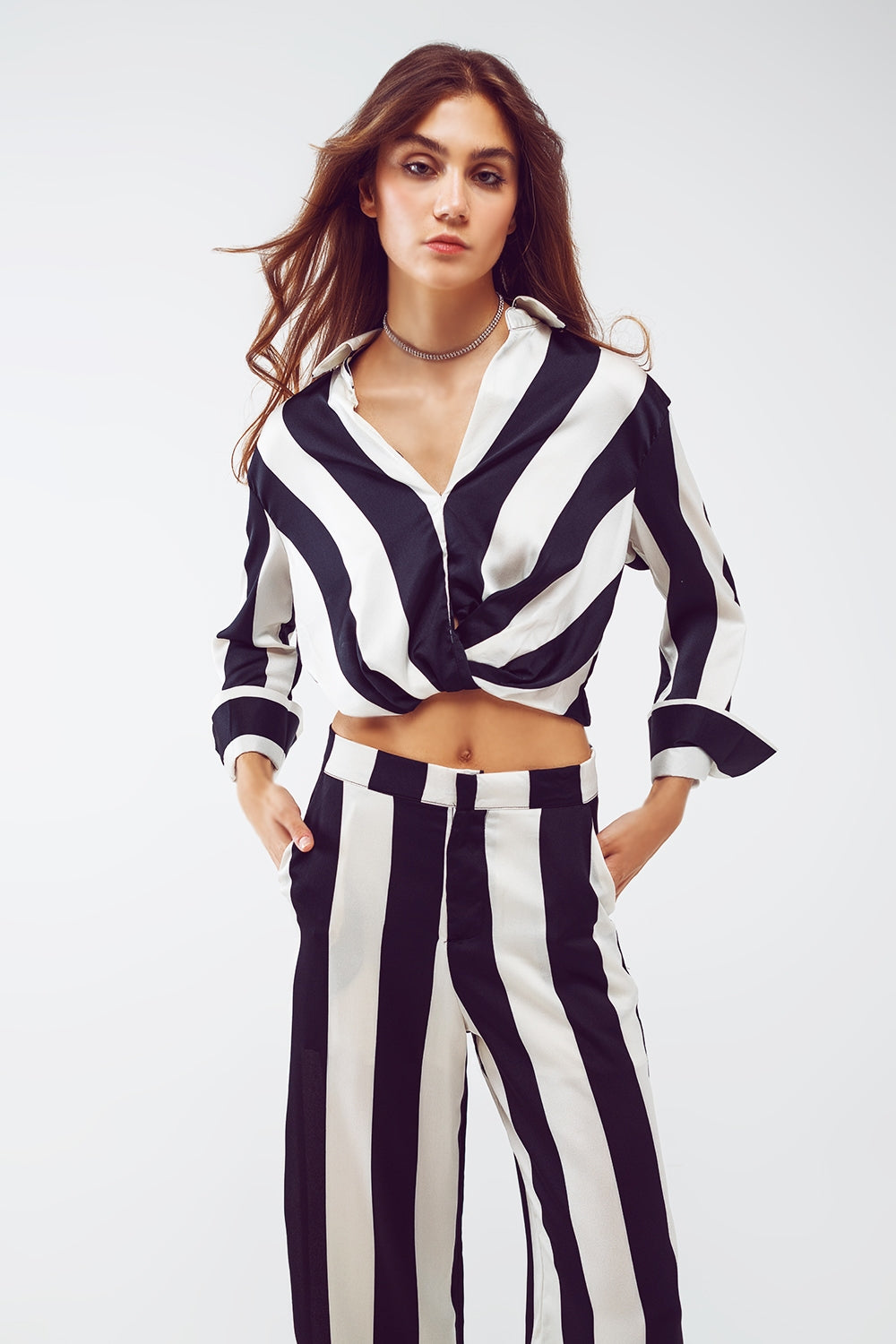 Q2 Crop Shirt With Knot Detail in Black and White Stripes