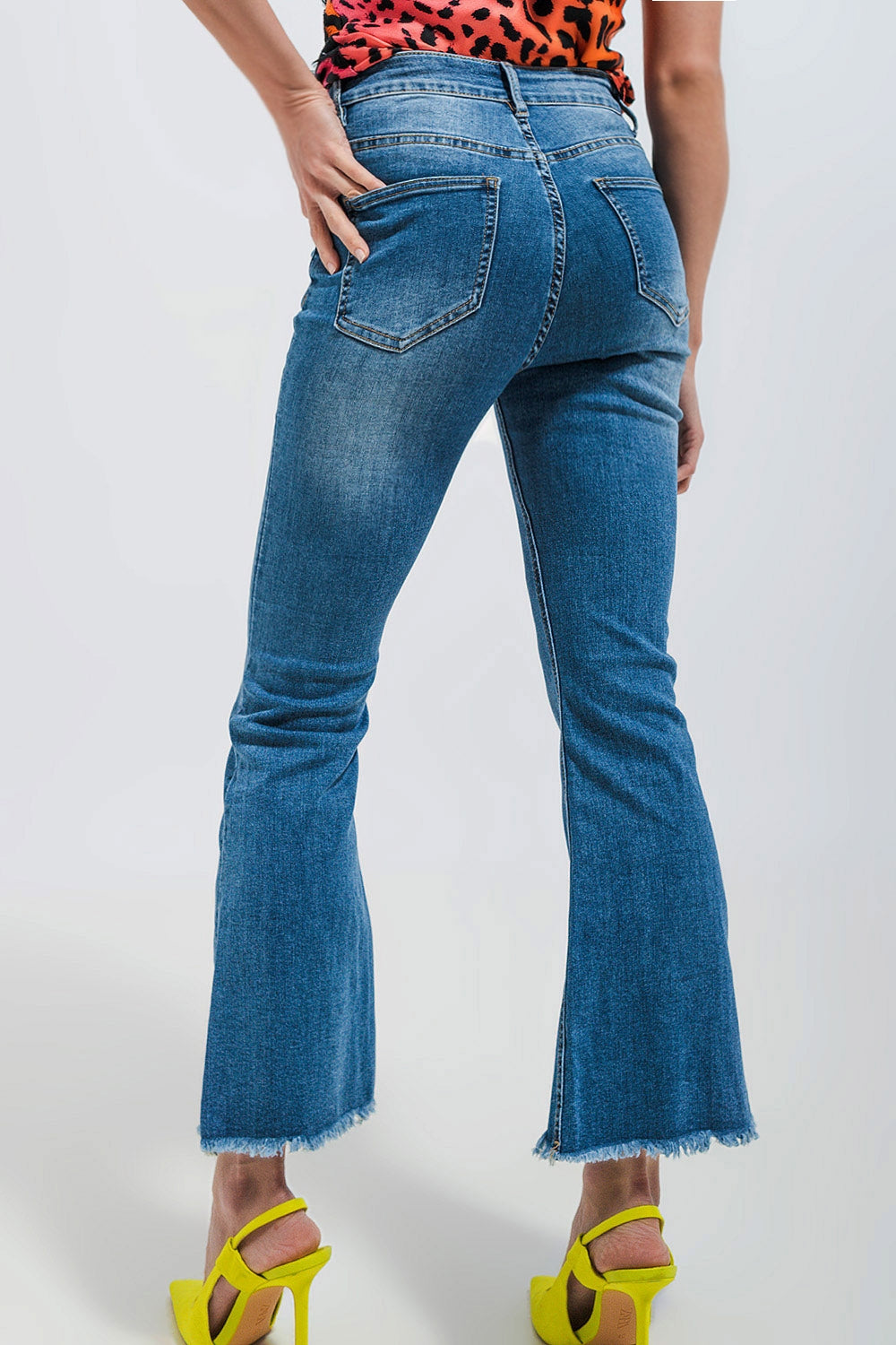 Cropped kickflare jeans in mid wash Szua Store