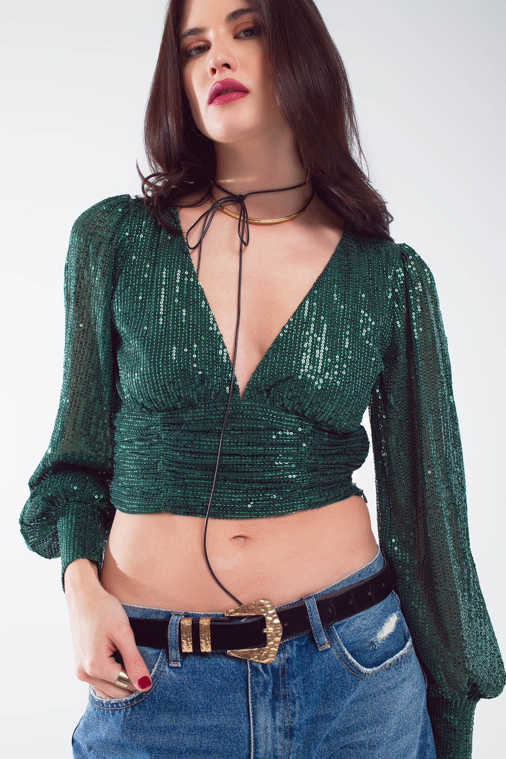 Q2 Cropped long Sleeve Sequin Top With V-neck and Rouched Design in Green