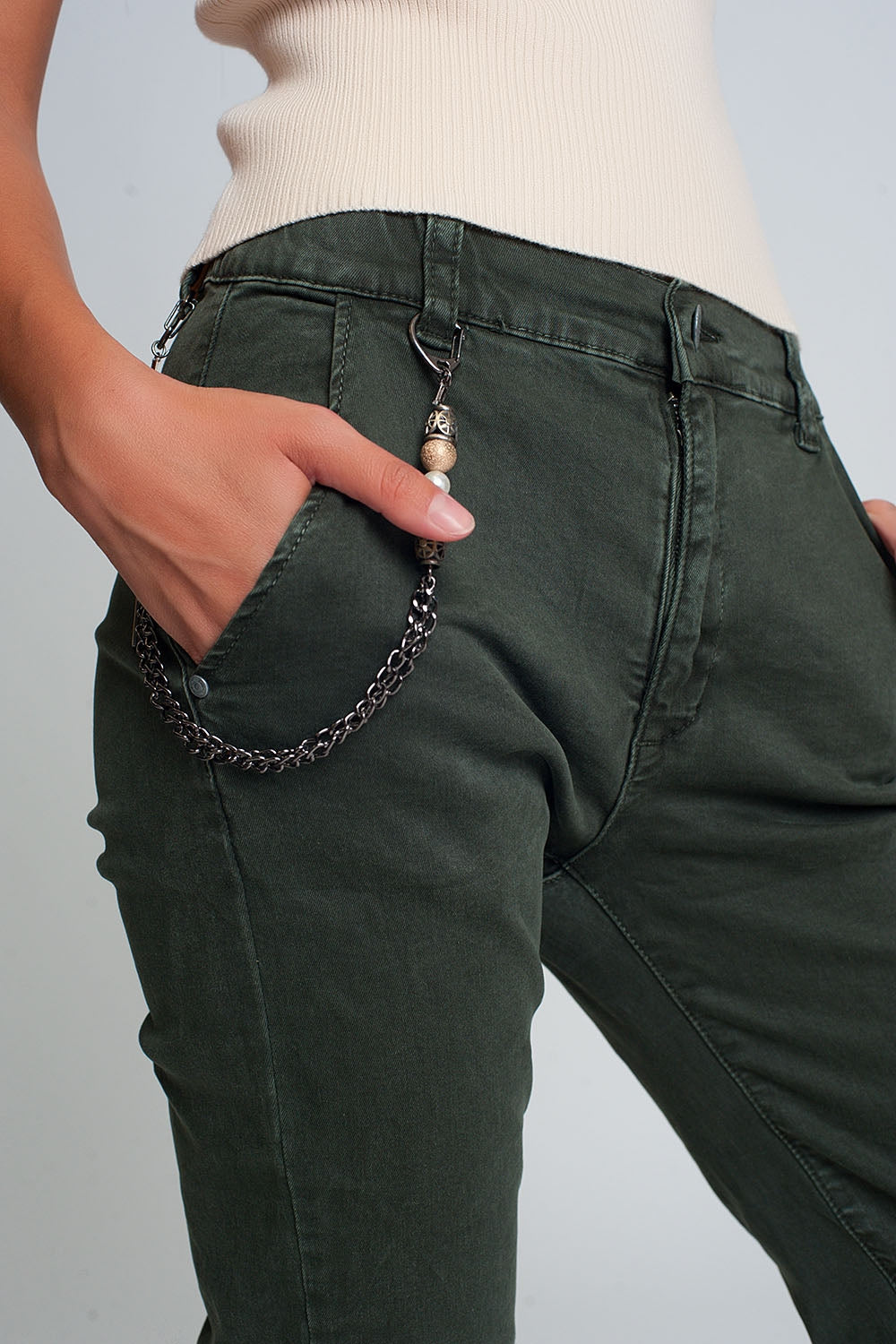 Cuffed utility pants with chain in khaki Szua Store