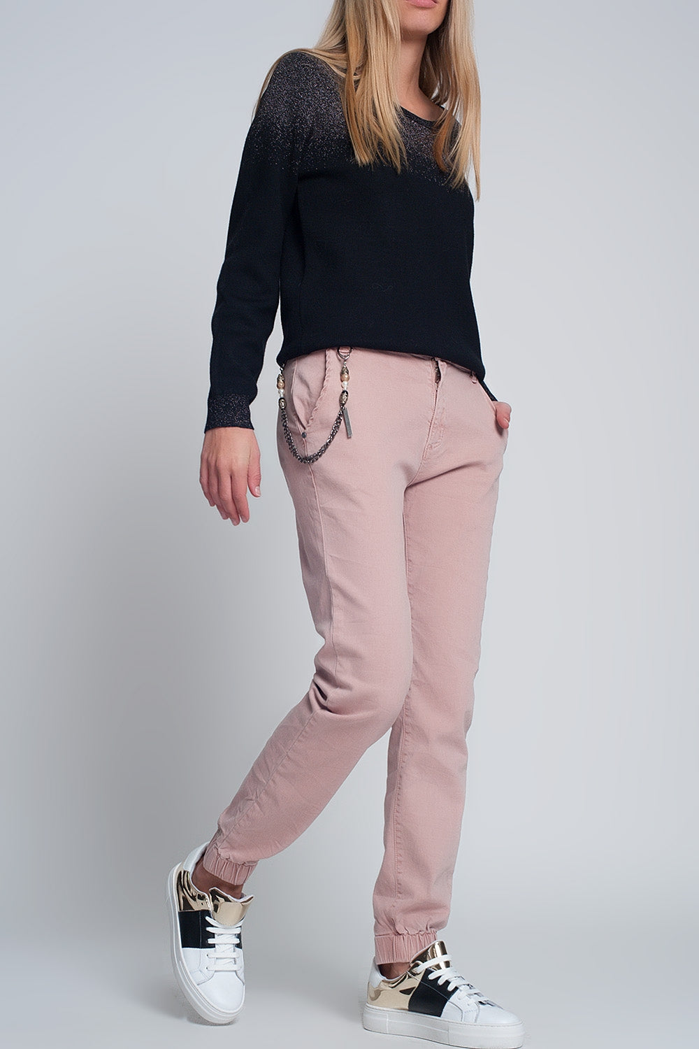 Cuffed utility pants with chain in pink Szua Store