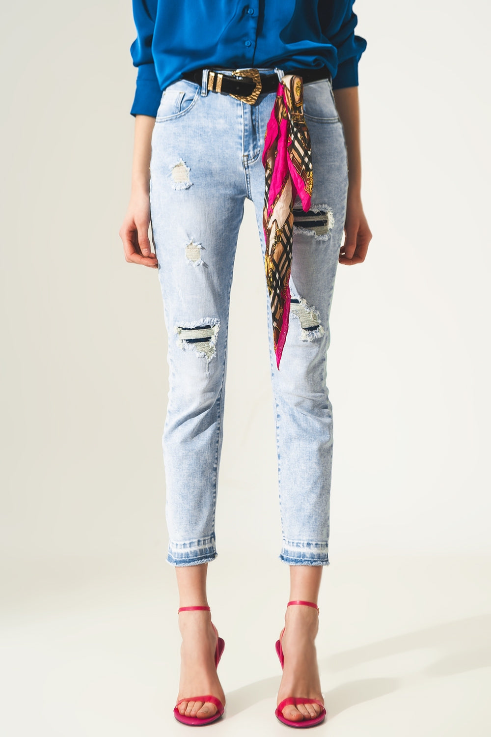 Q2 Distressed straight jeans with hem detail in blue