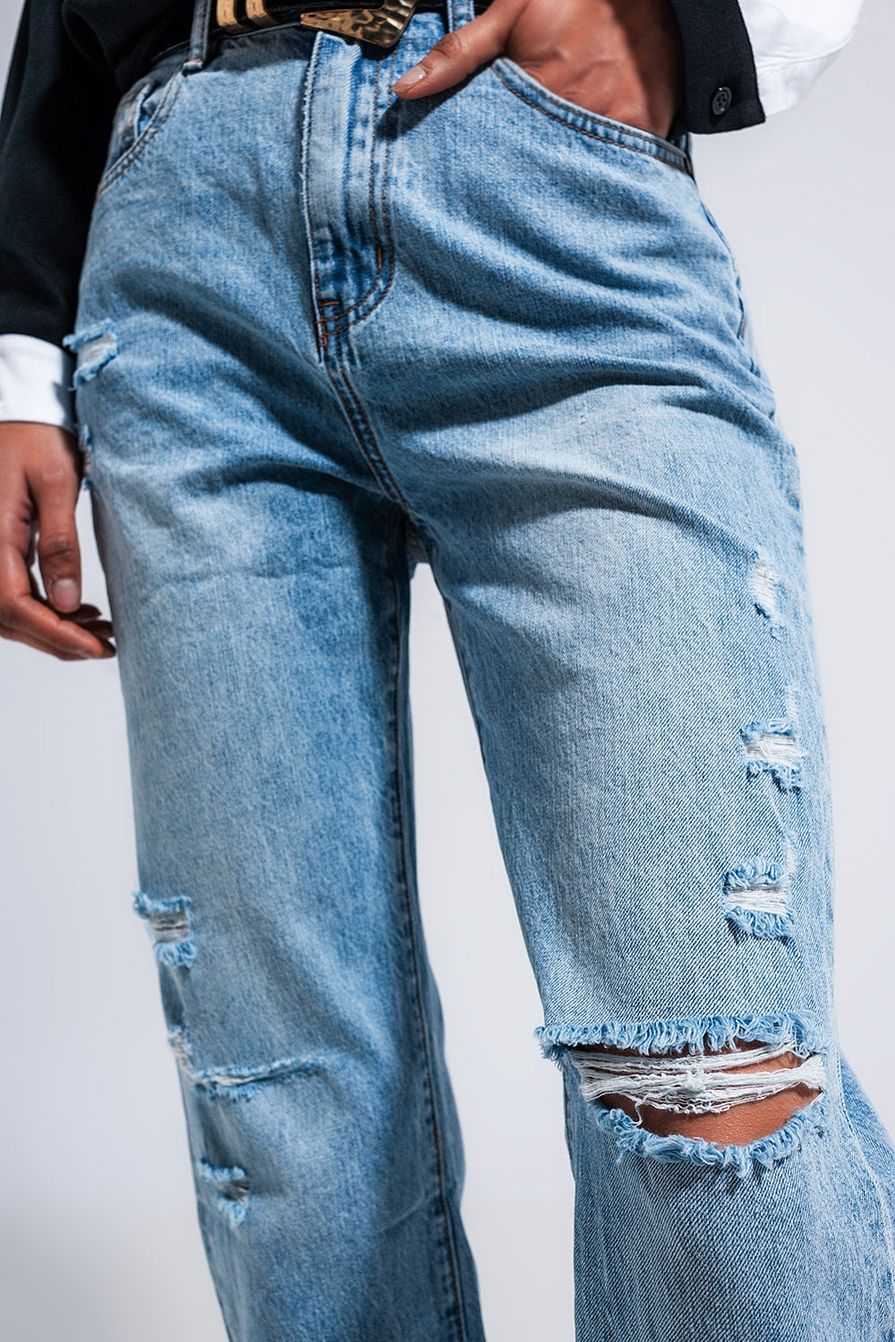 Distressed straight leg jean in medium denim Szua Store