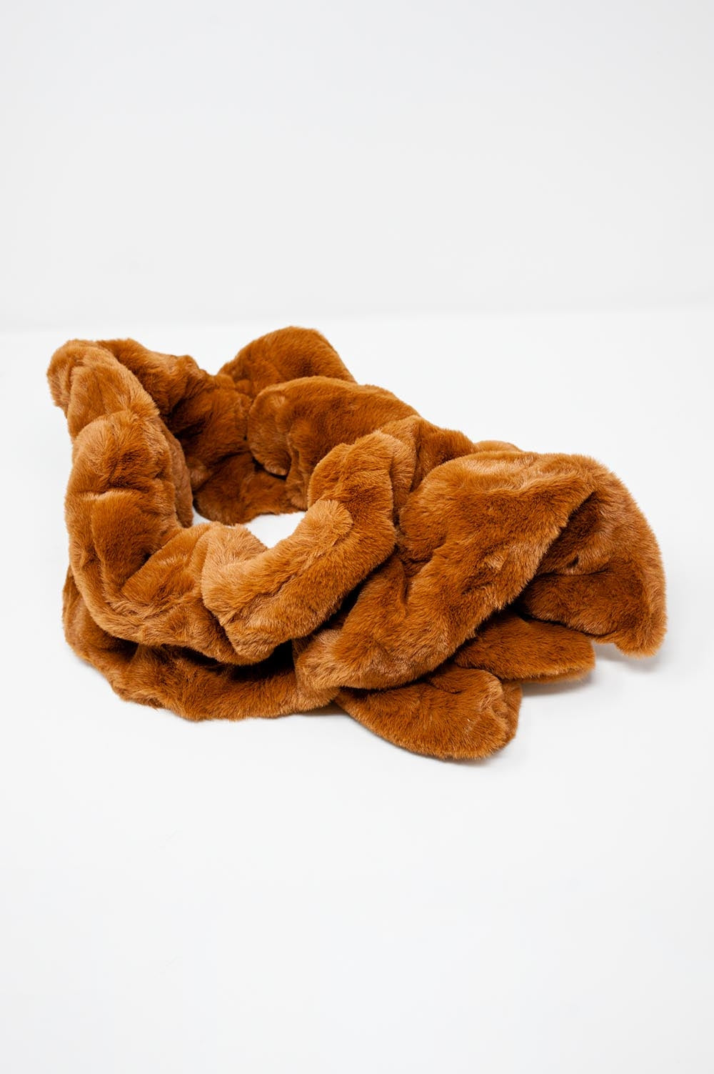 Faux fur collar in camel Szua Store