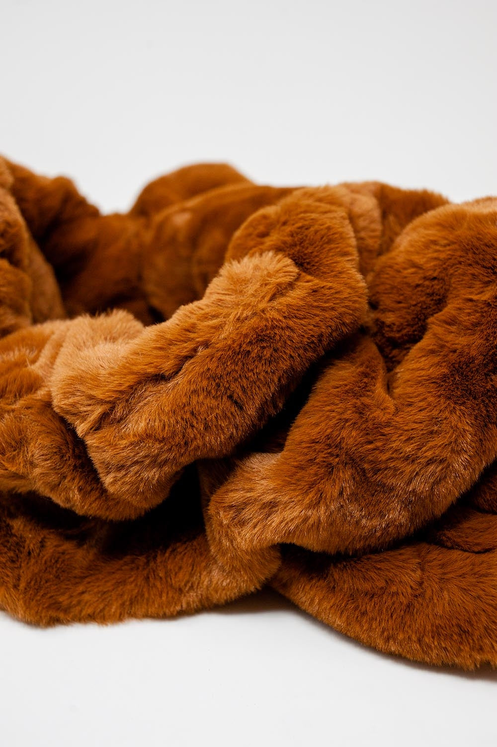 Faux fur collar in camel Szua Store