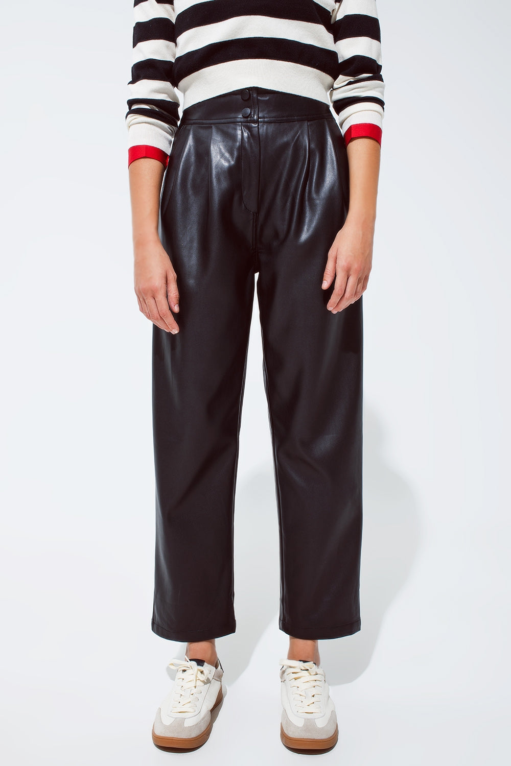 Q2 Faux leather pants with pleats and elastic waist