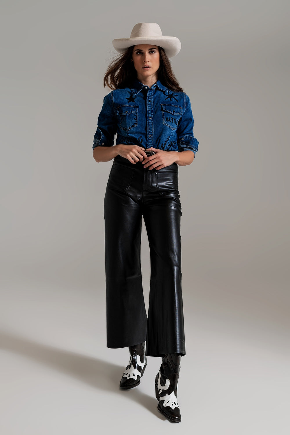 Fitted denim shirt with black graphic details with strass