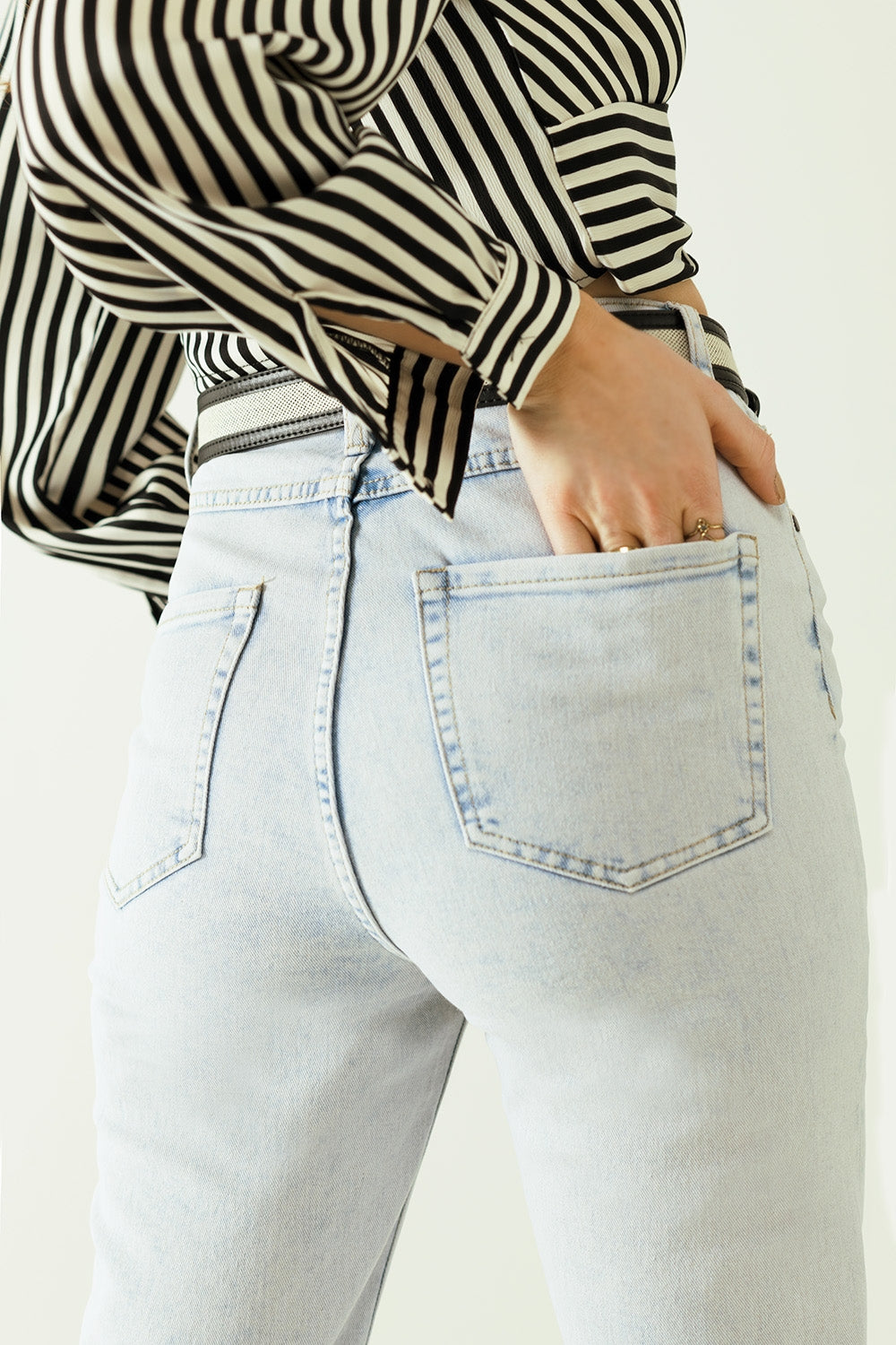Five pockets mom jeans wash effect with folded hem