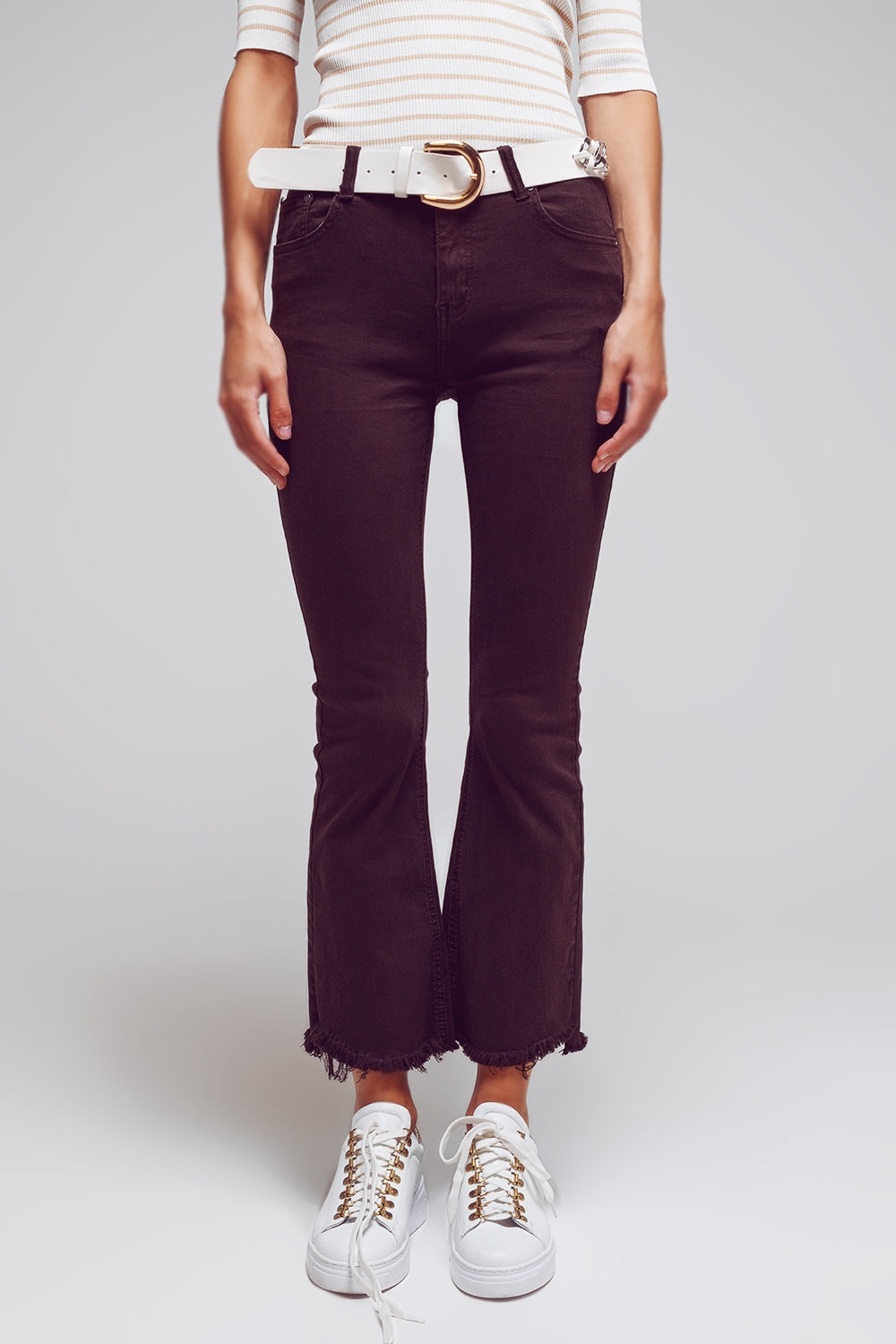 Q2 Flare jeans with raw hem edge in brown