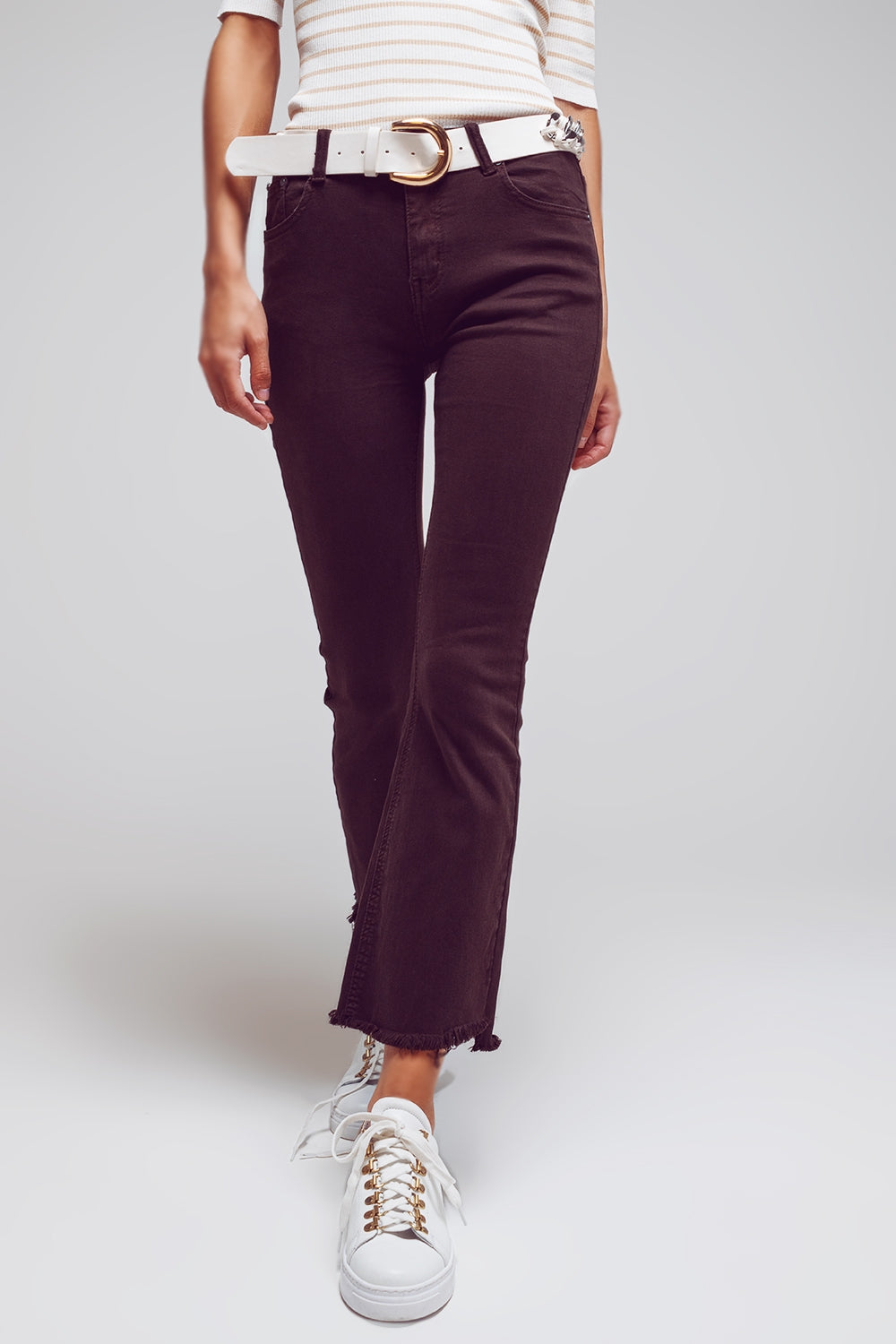 Flare jeans with raw hem edge in brown - Szua Store