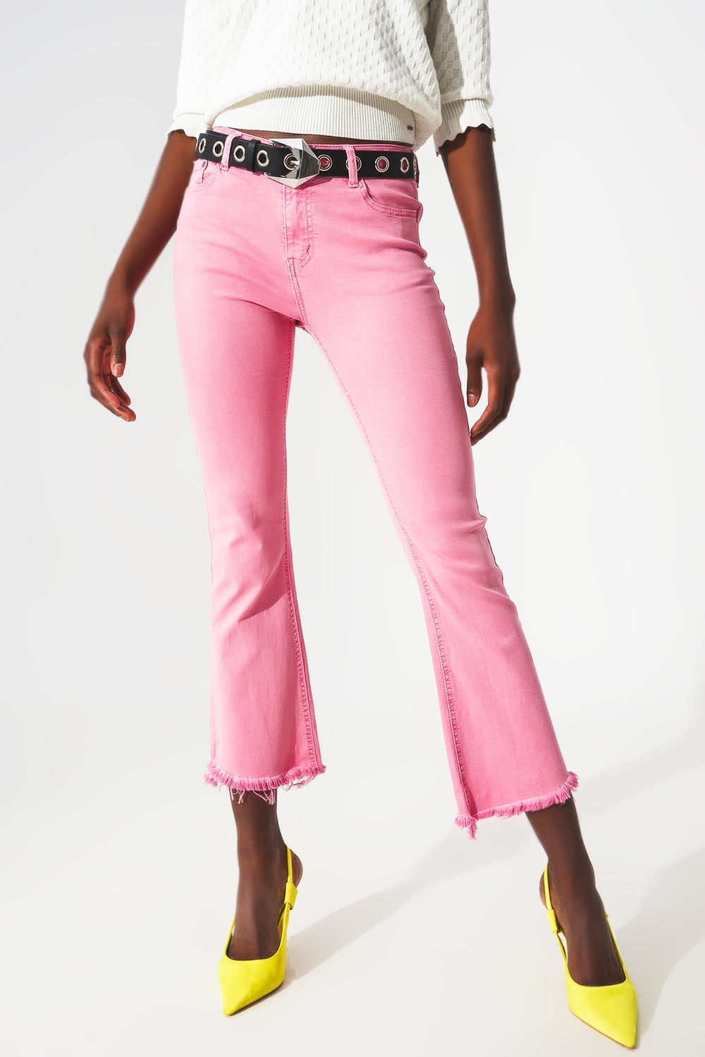 Q2 Flare jeans with raw hem edge in bubblegum pink