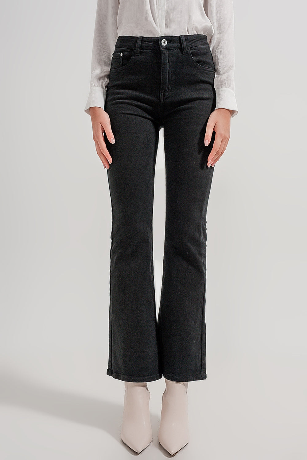 Q2 Flared jeans in black