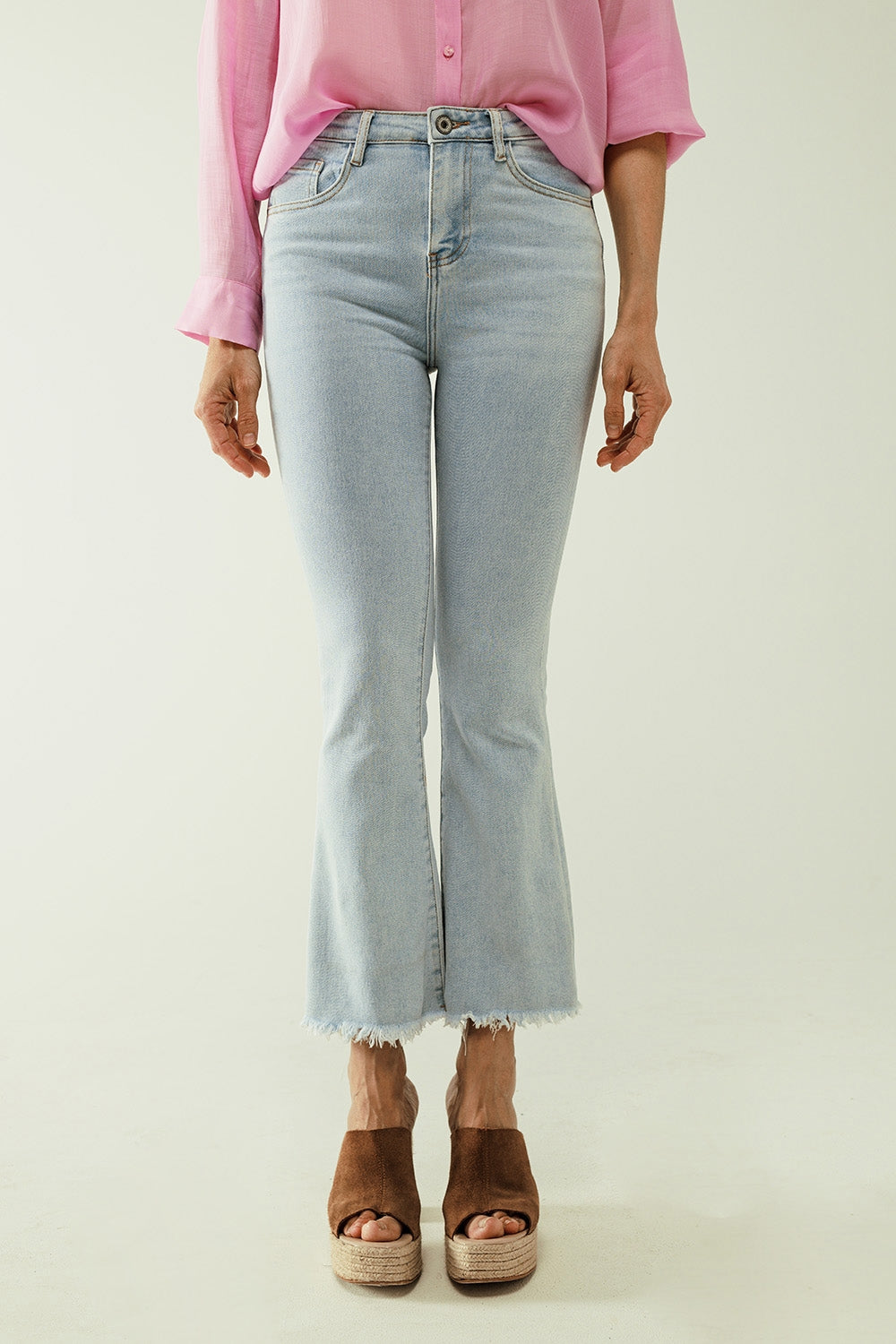 Q2 Flared light blue jeans with five pockets and seamless finish