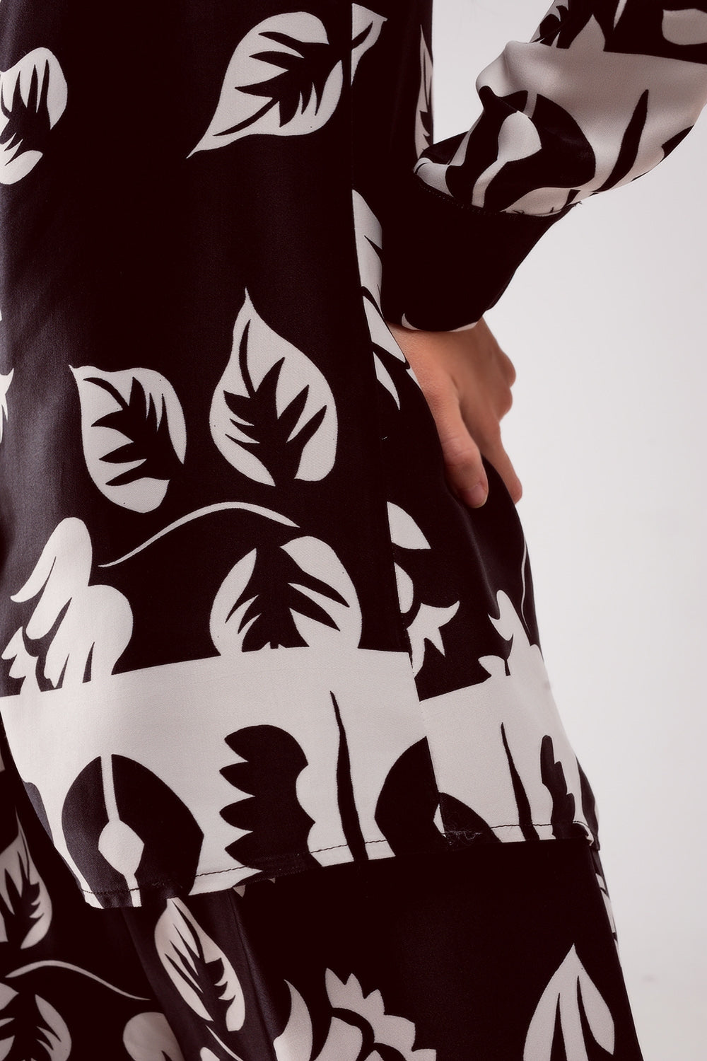 Floral print shirt in black Szua Store
