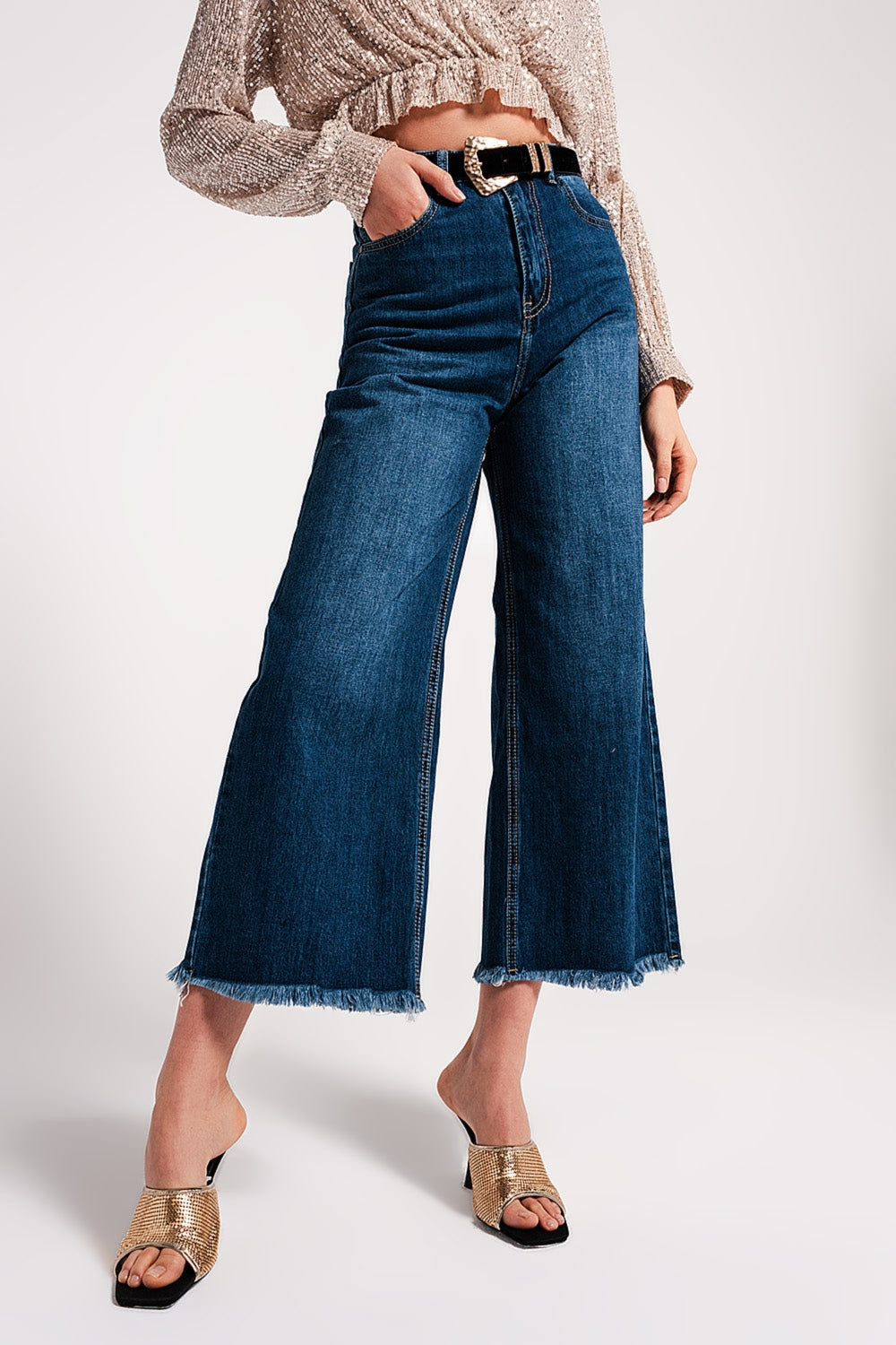Q2 Fray hem Cropped jeans in blue