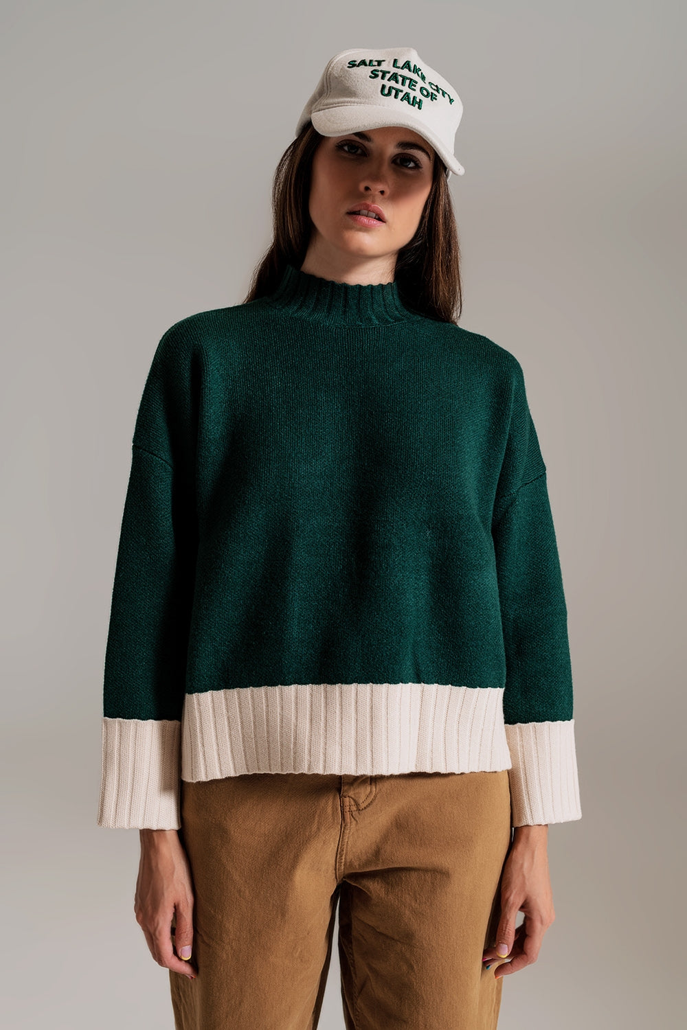 Green jumper with white ribbed cuffs and hem - Szua Store